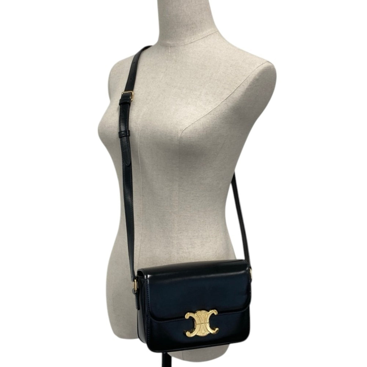 Celine Black Leather Shoulder Bag (Pre-Owned)