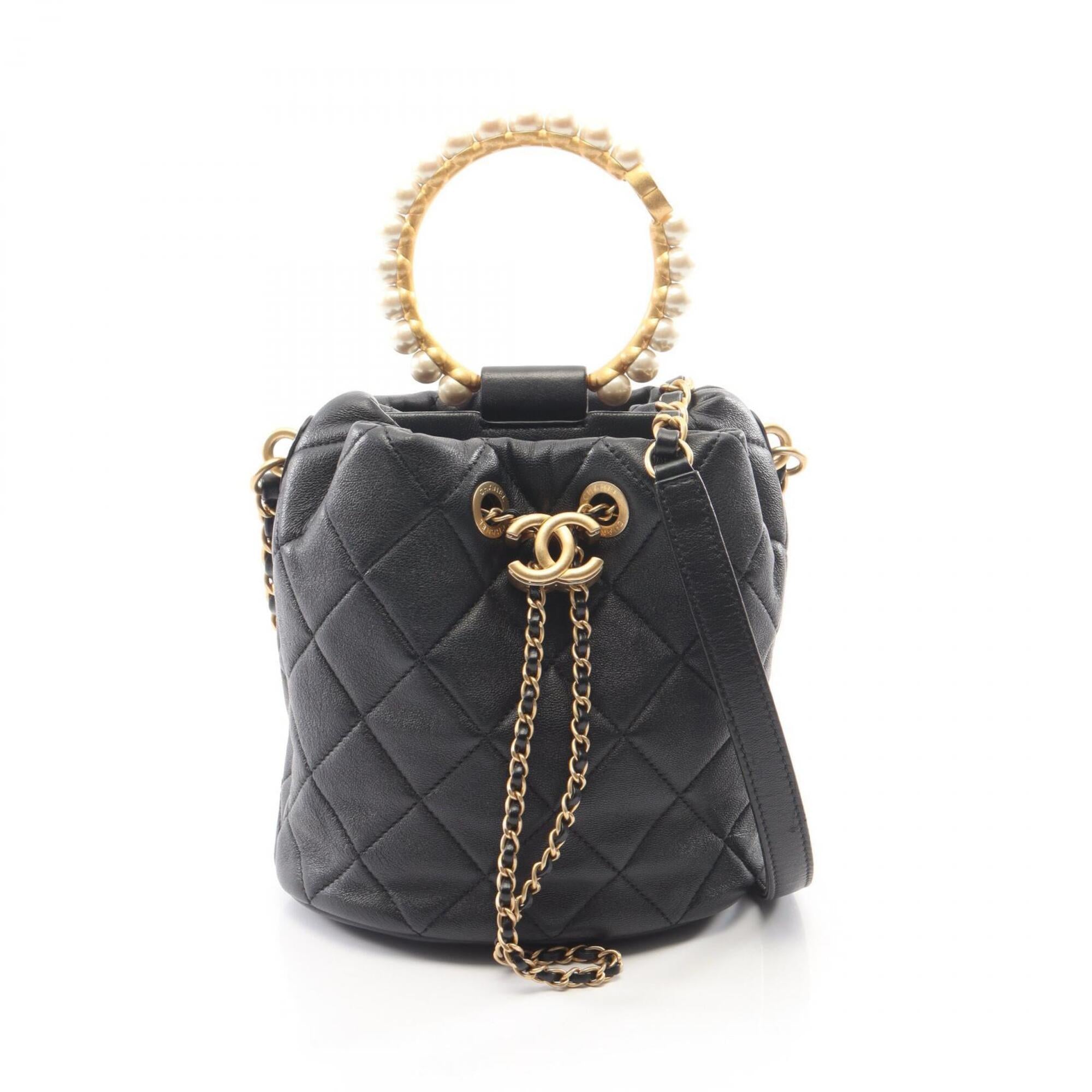 Chanel Black Leather Handbag Shoulder Bag (Pre-Owned)