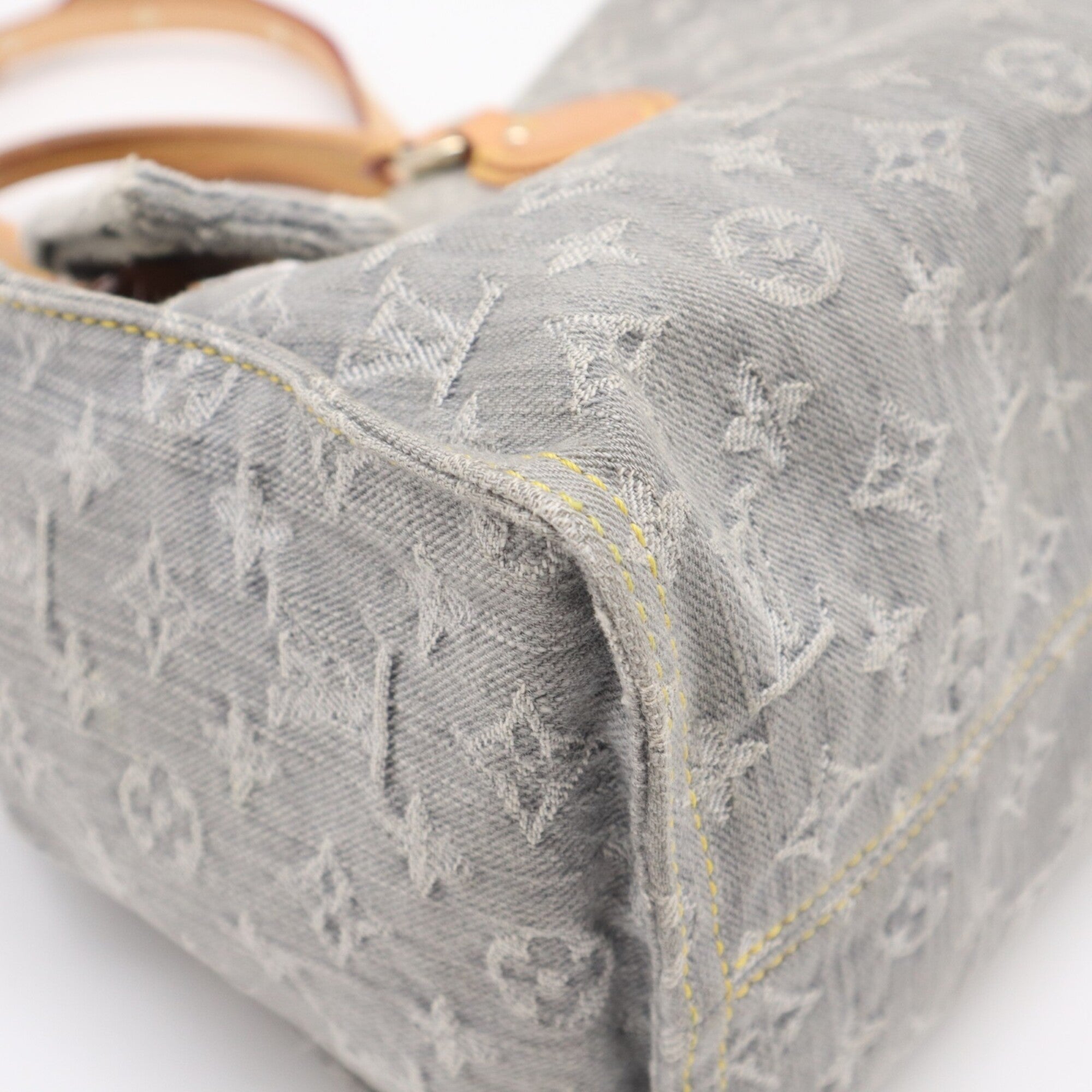 Louis Vuitton Beige Blue Cotton Handbag (Pre-Owned)