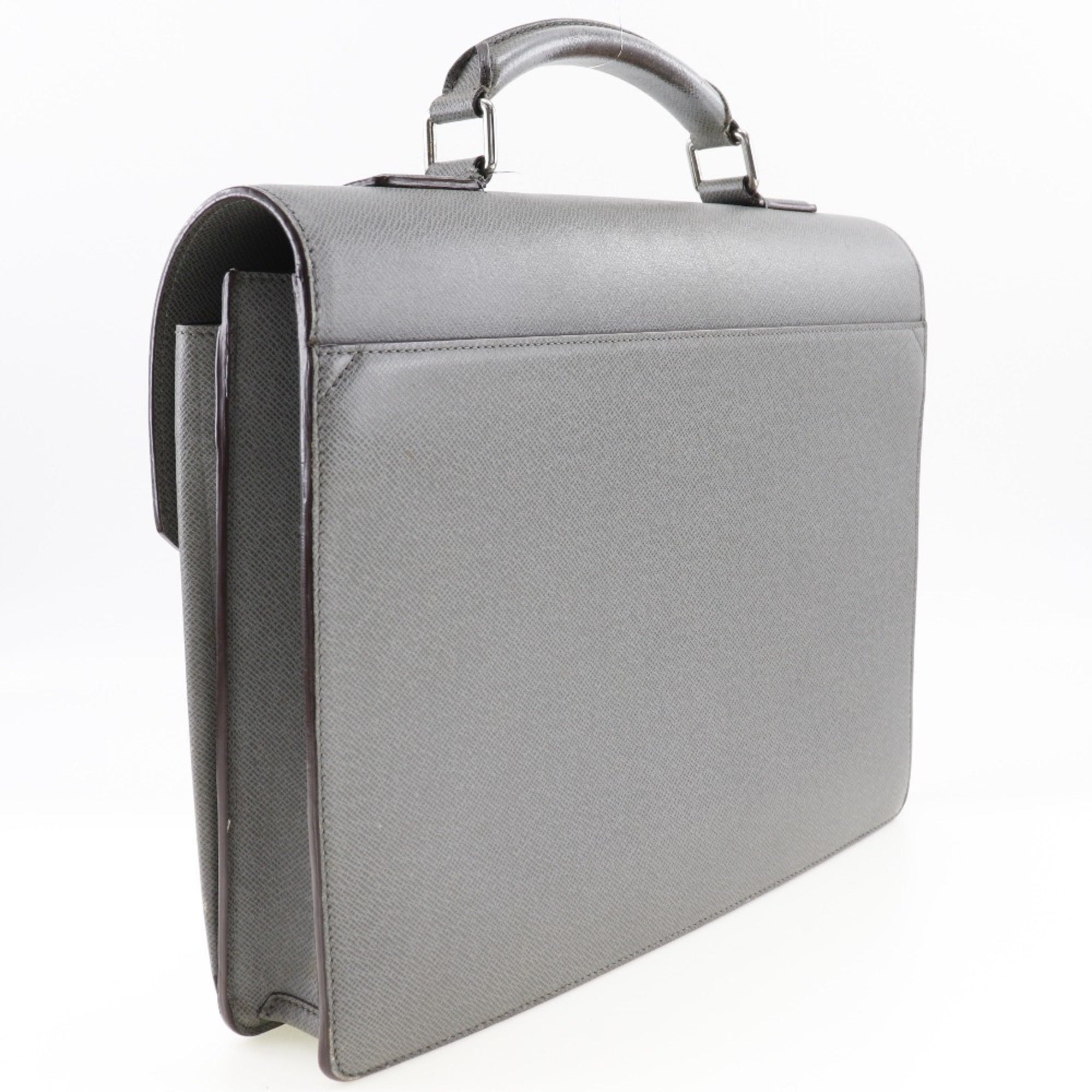 Louis Vuitton Glacier Gray Taiga Leather Briefcase (Pre-Owned)