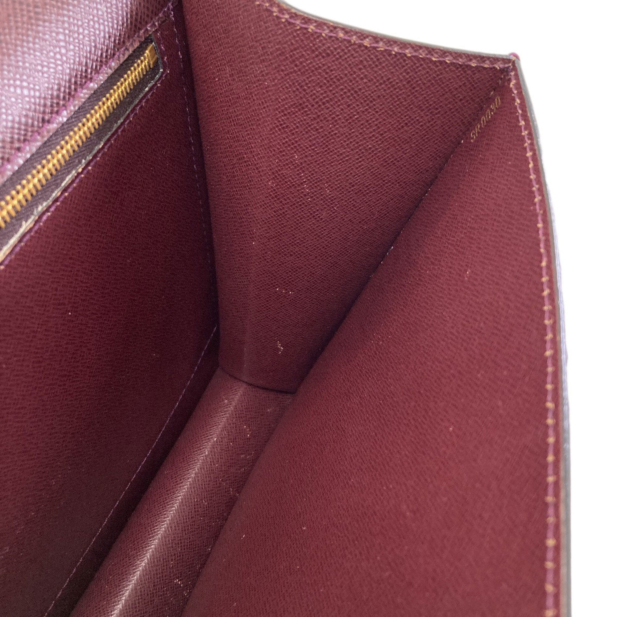 Louis Vuitton Taiga Acajou Taiga Leather Handbag (Pre-Owned)