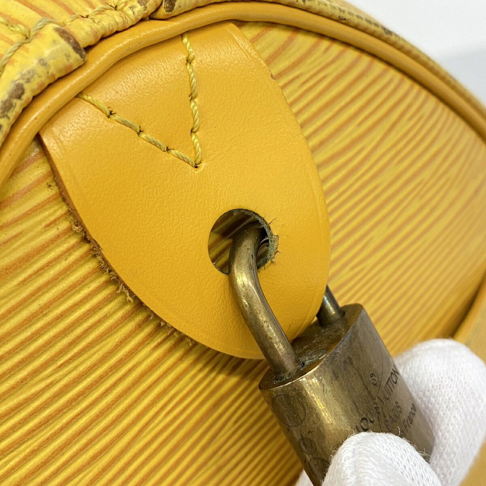 Louis Vuitton Jaune Handbag (Pre-Owned)