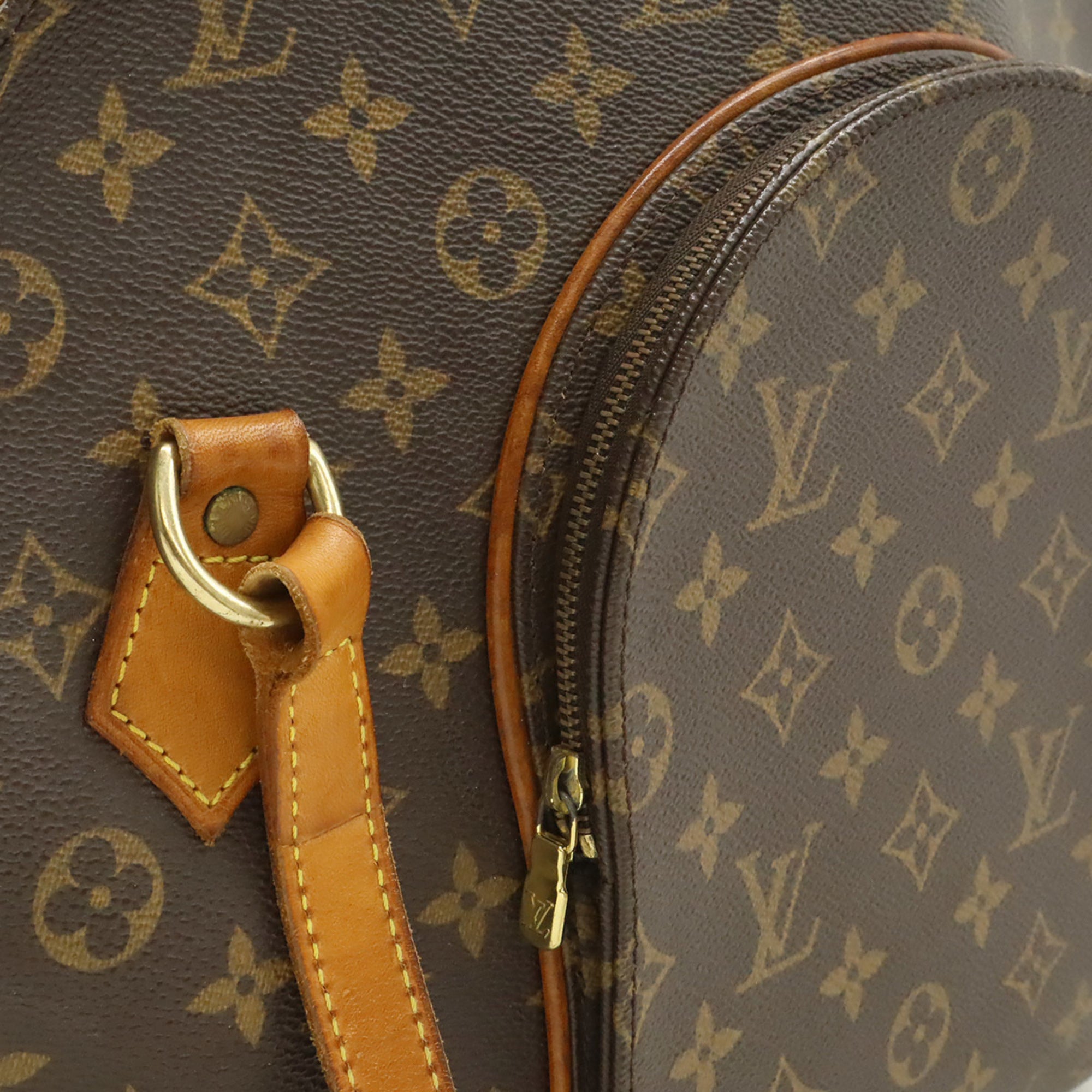 Louis Vuitton Brown Monogram Monogram Shoulder Bag (Pre-Owned)
