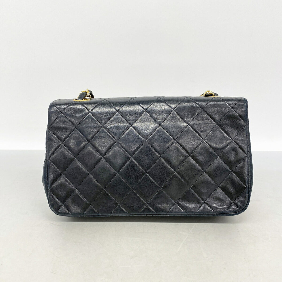 Chanel Black Leather Shoulder Bag (Pre-Owned)