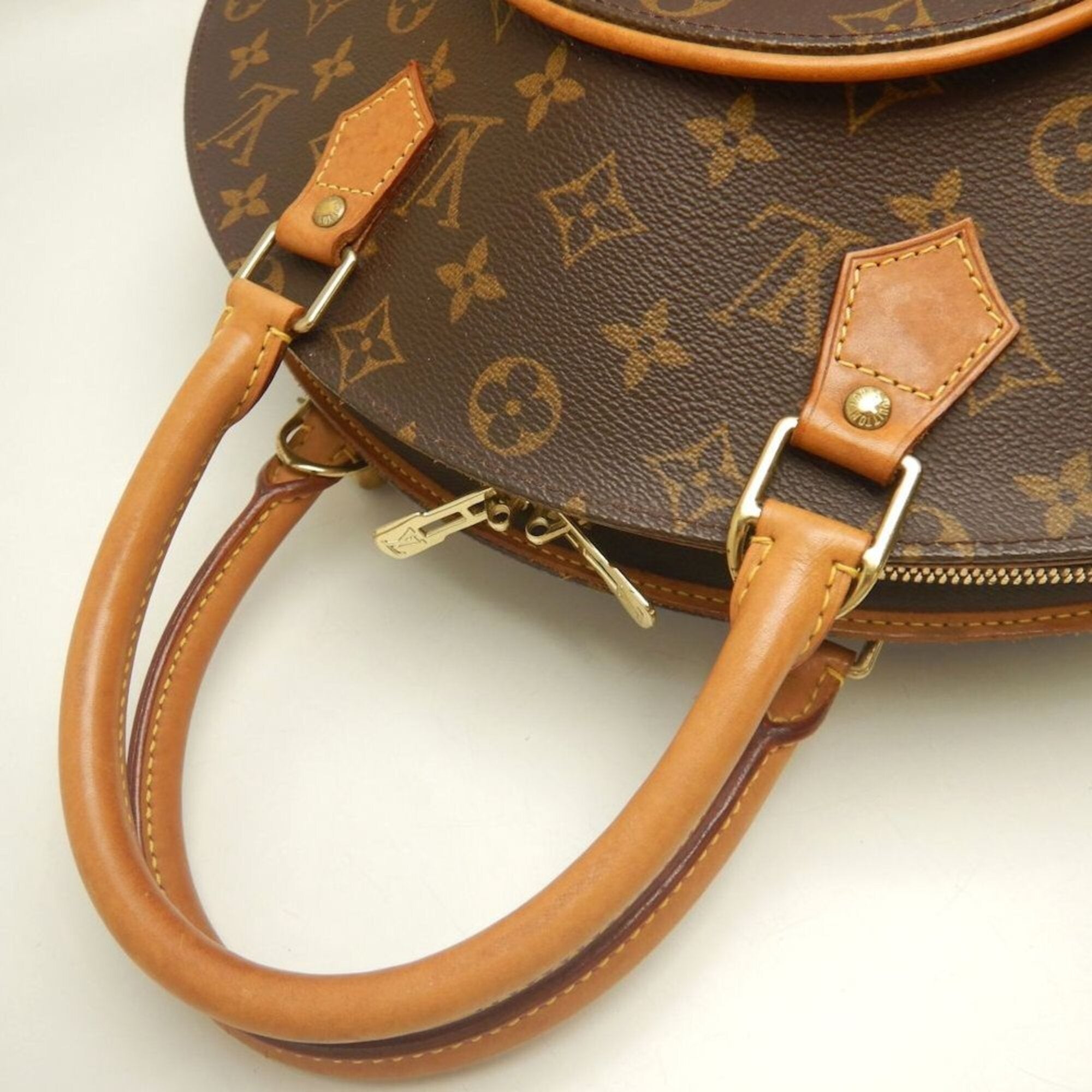 Louis Vuitton Brown Monogram Canvas Handbag (Pre-Owned)