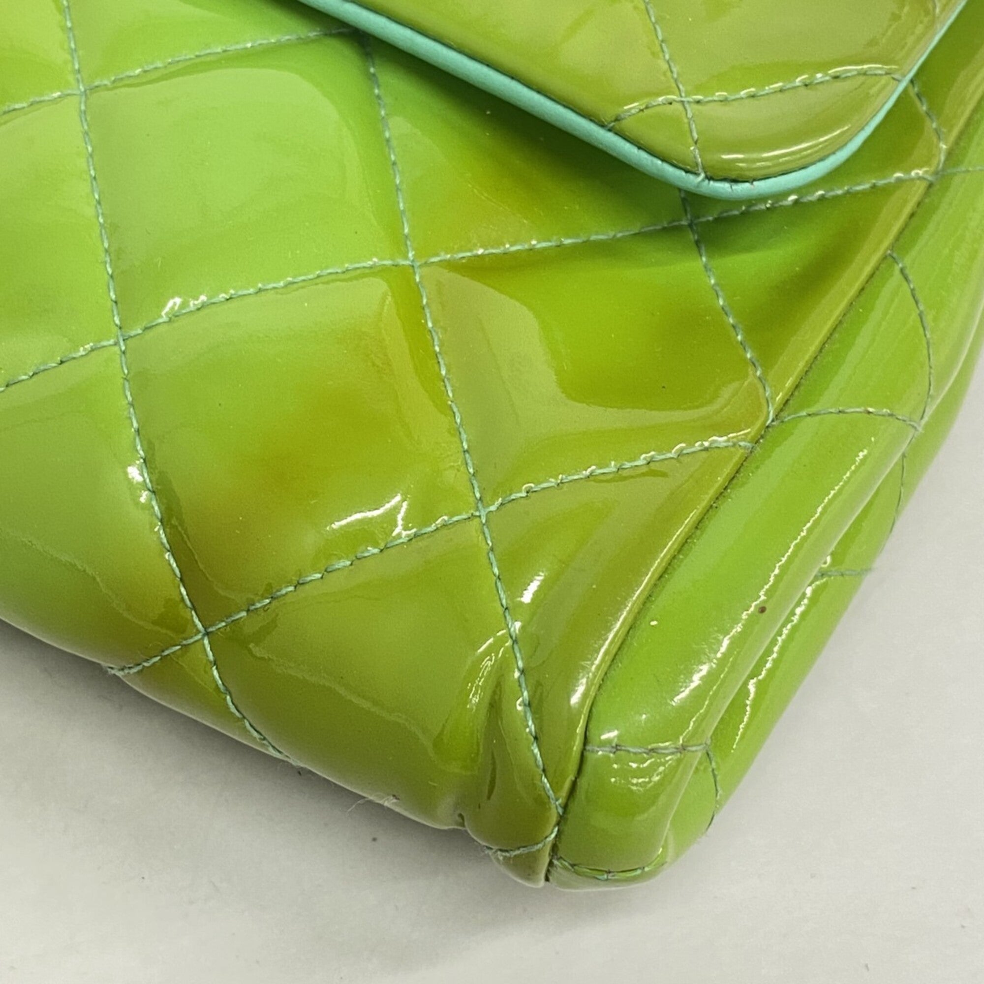 Chanel Green Patent Leather Shoulder Bag (Pre-Owned)