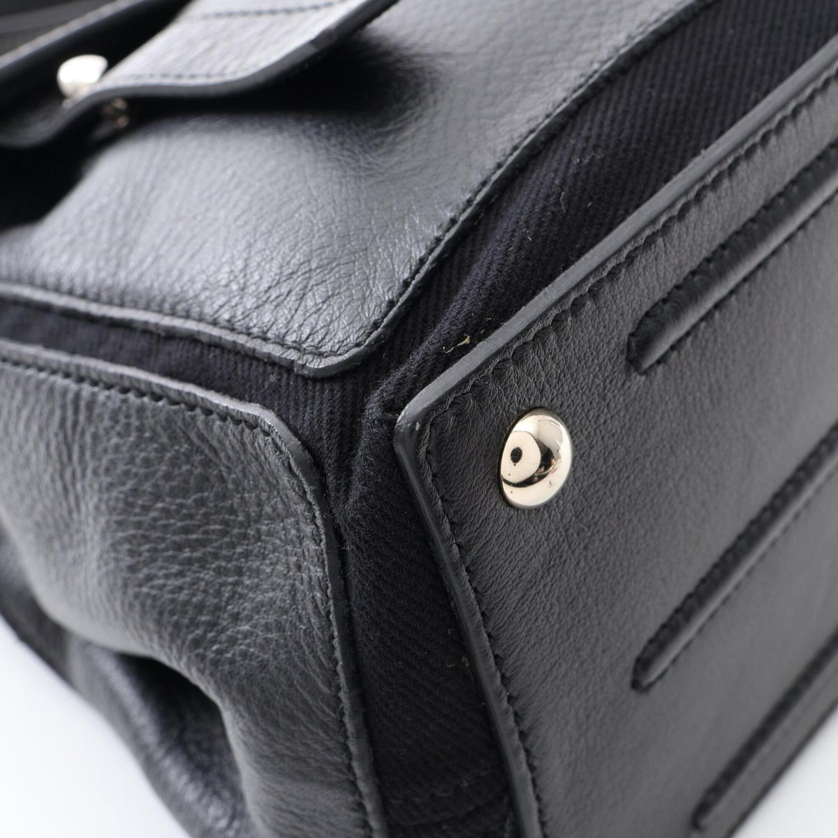 Yves Saint Laurent Black Leather Handbag (Pre-Owned)