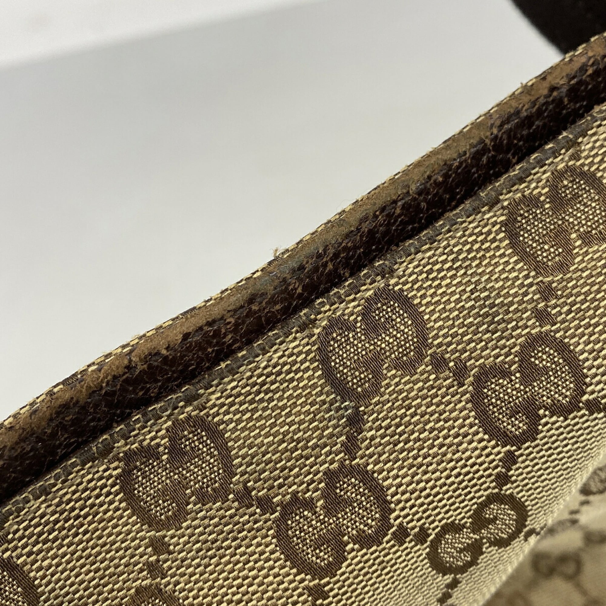 Gucci Beige Canvas Shoulder Bag (Pre-Owned)