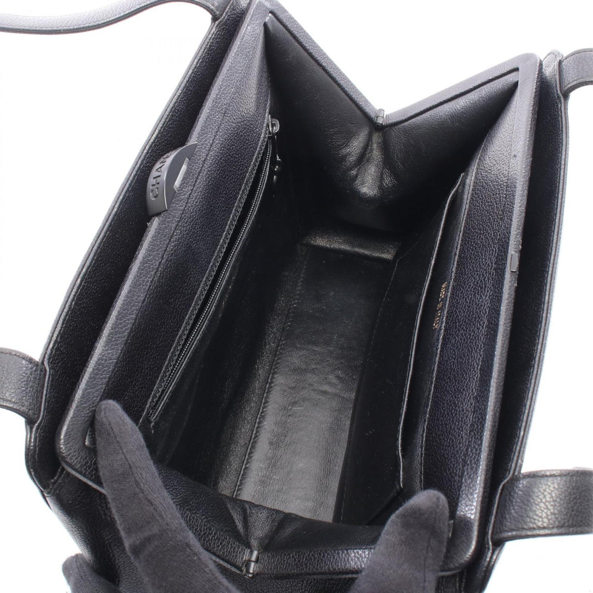 Chanel Black Grained Calfskin Handbag Shoulder Bag (Pre-Owned)