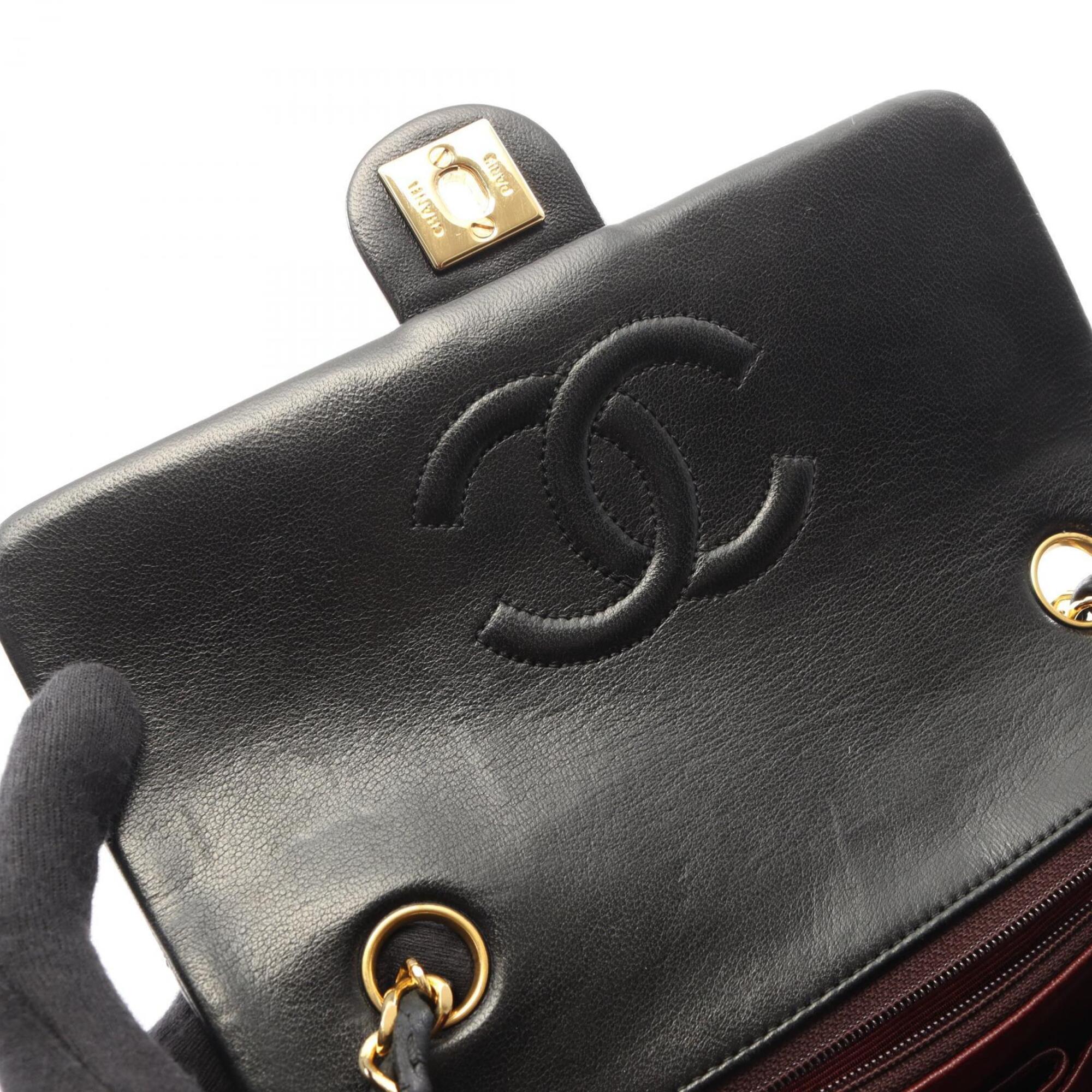 Chanel Black Leather Handbag Shoulder Bag (Pre-Owned)