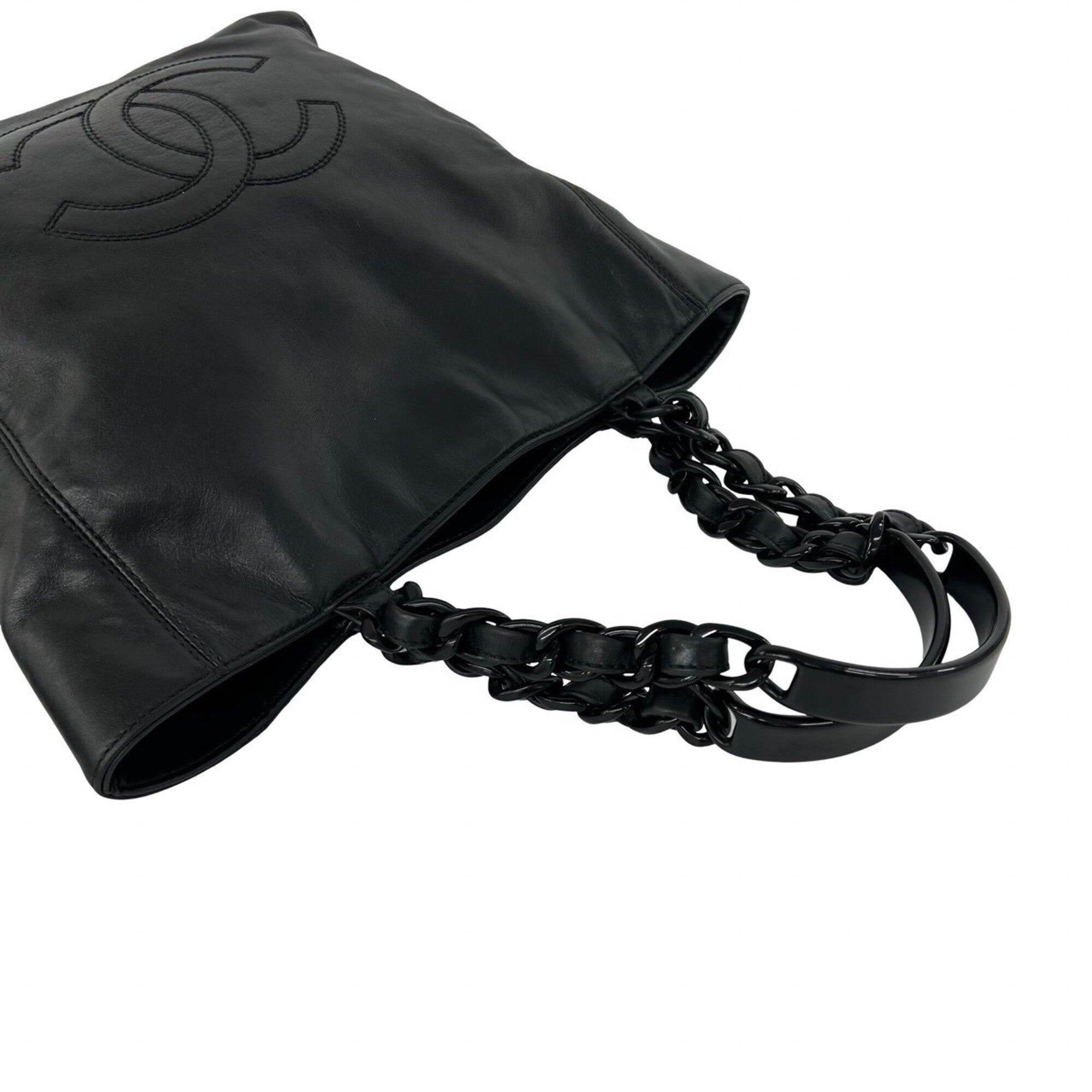 Chanel Black Leather Plastic Handbag (Pre-Owned)