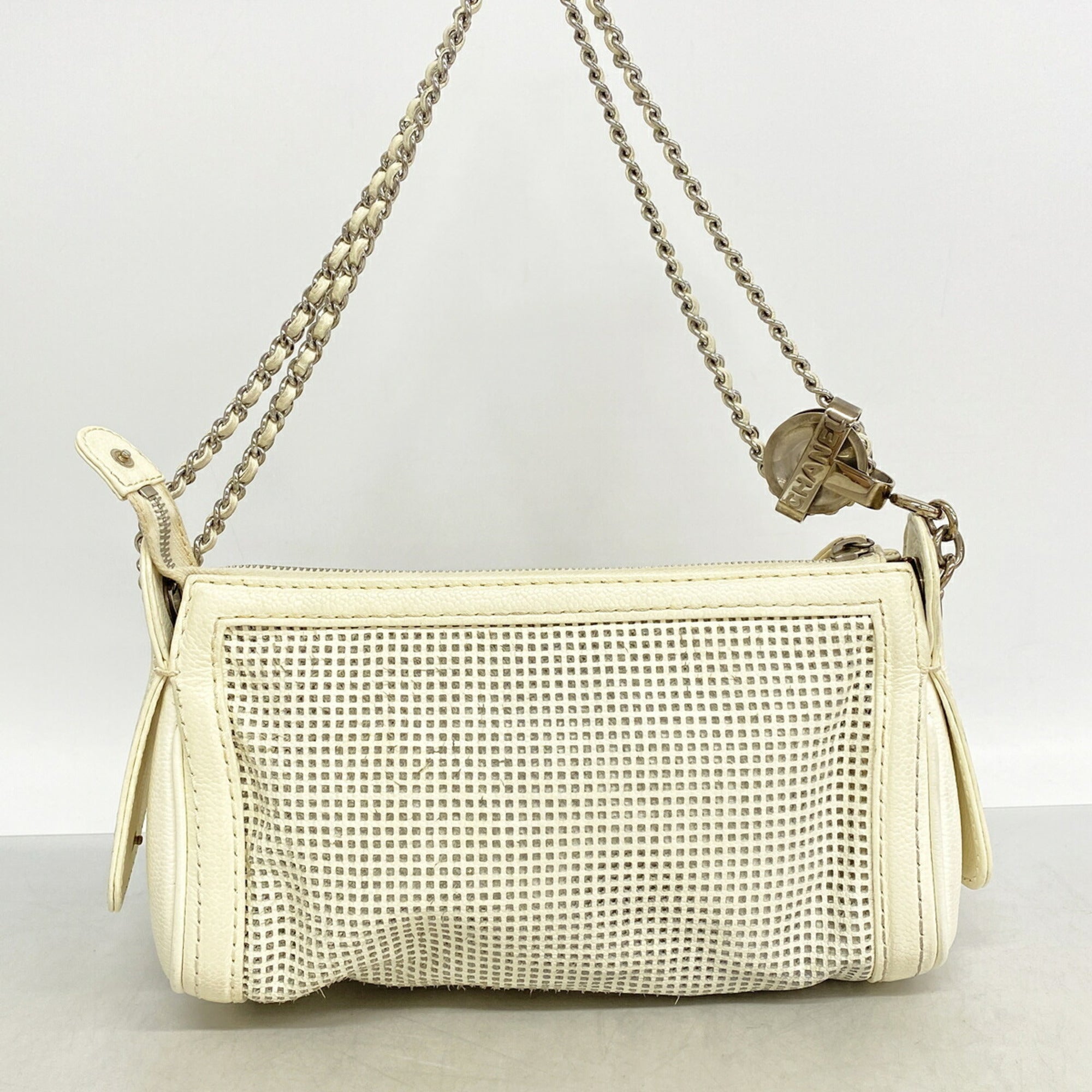 Chanel Ivory Leather Shoulder Bag (Pre-Owned)
