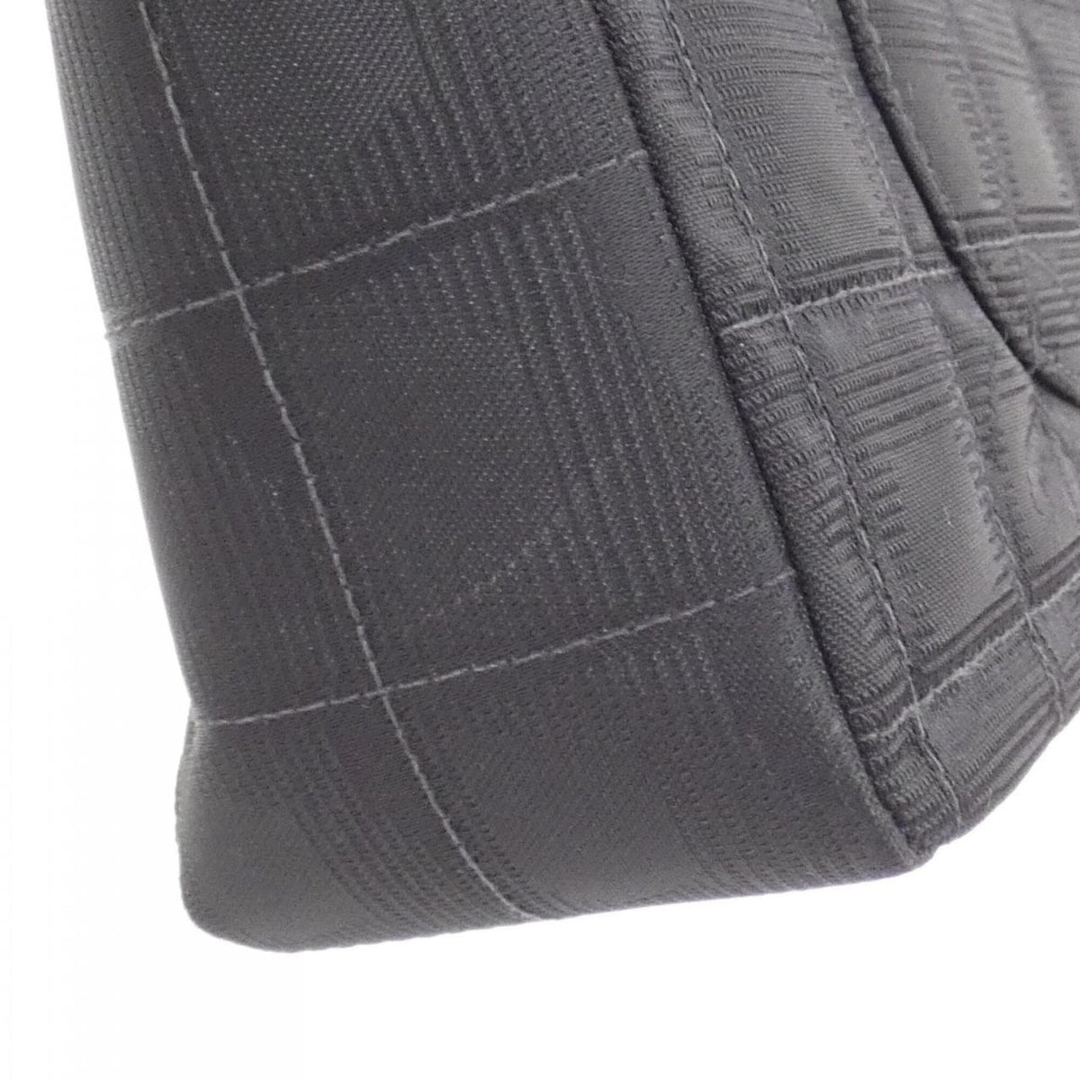 Chanel Black Nylon Shoulder Bag (Pre-Owned)