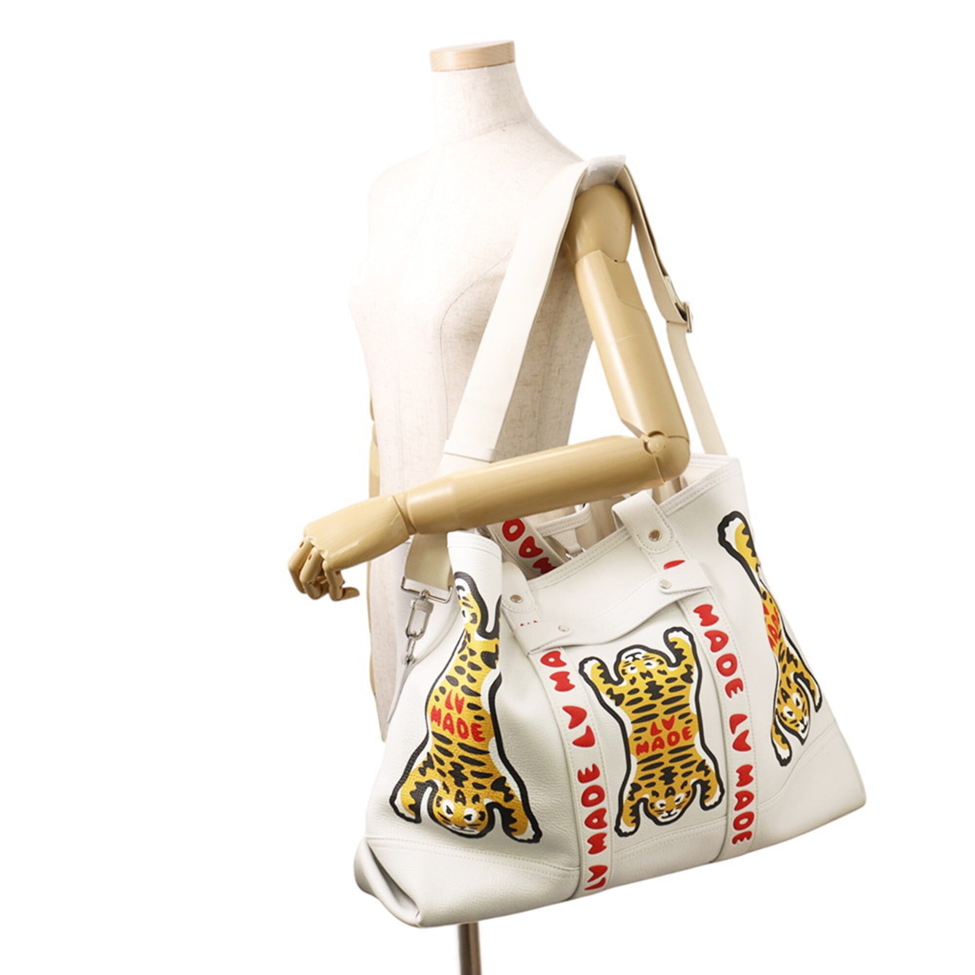 Louis Vuitton Blanc Leather Handbag Tote Bag (Pre-Owned)
