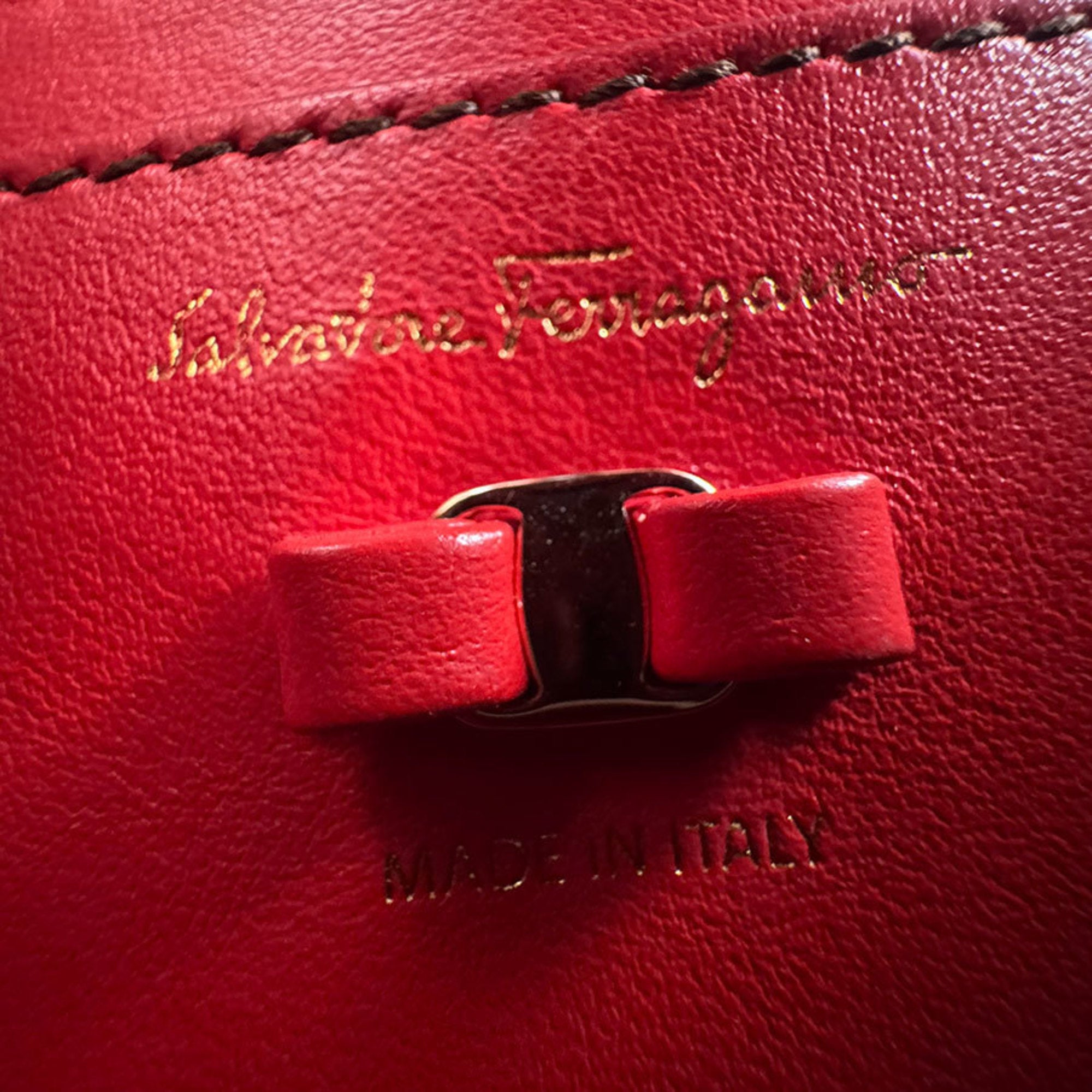 Salvatore Ferragamo Pink Red Color Leather Shoulder Bag (Pre-Owned)