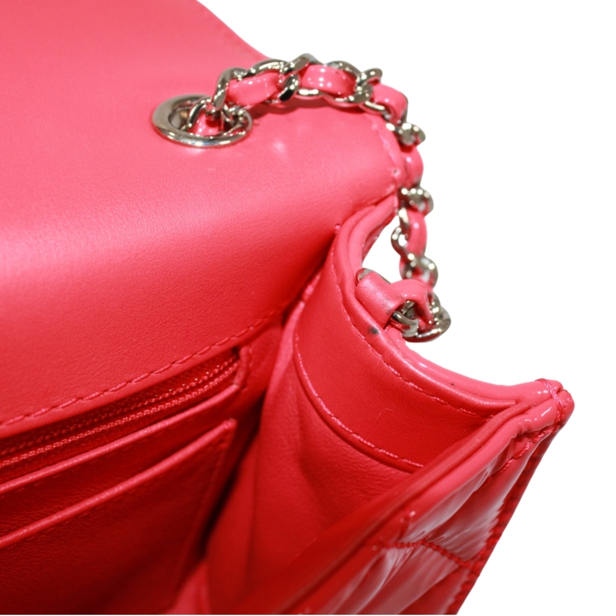 Chanel Pink Patent Leather Shoulder Bag (Pre-Owned)
