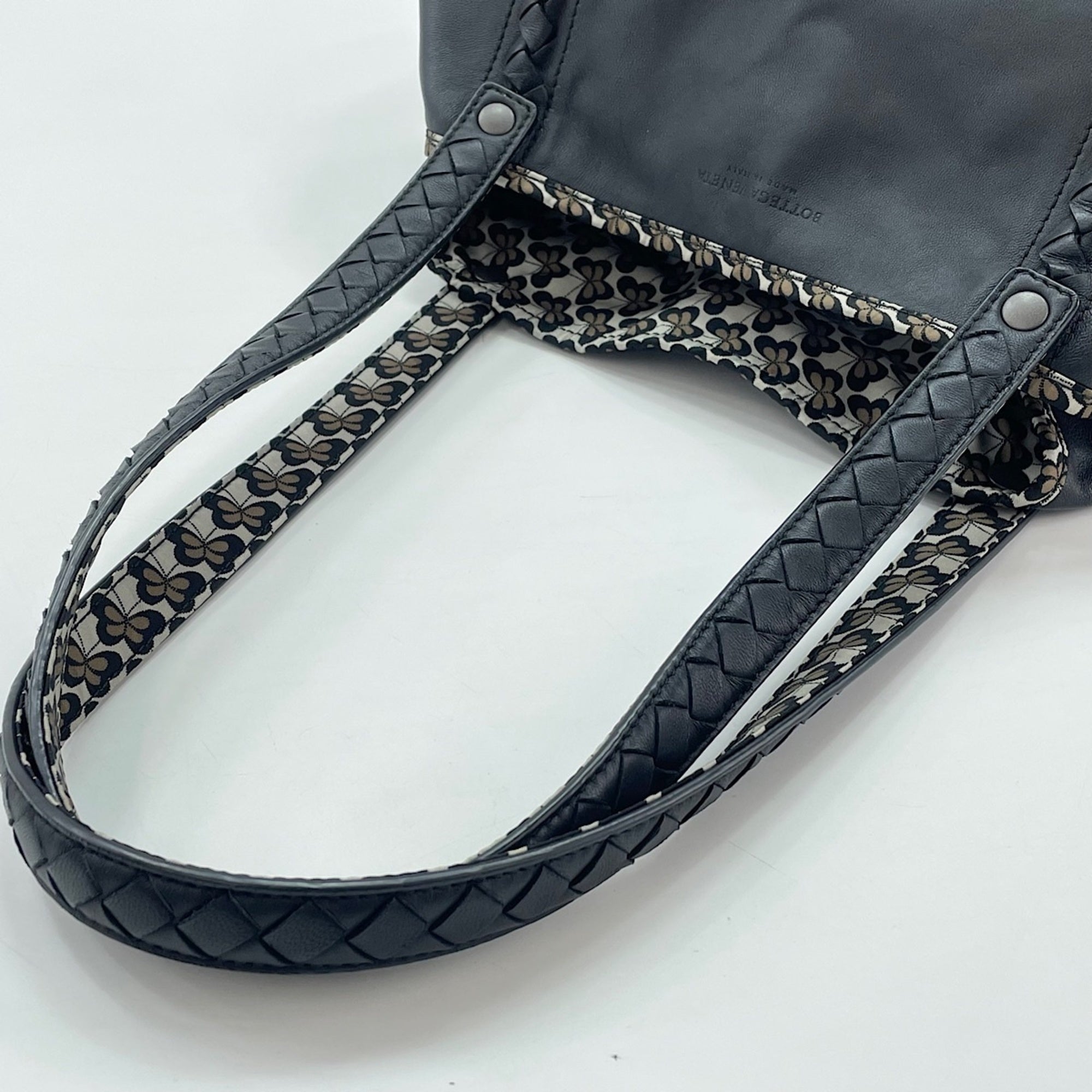Bottega Veneta Black Intrecciato Tote Bag (Pre-Owned)