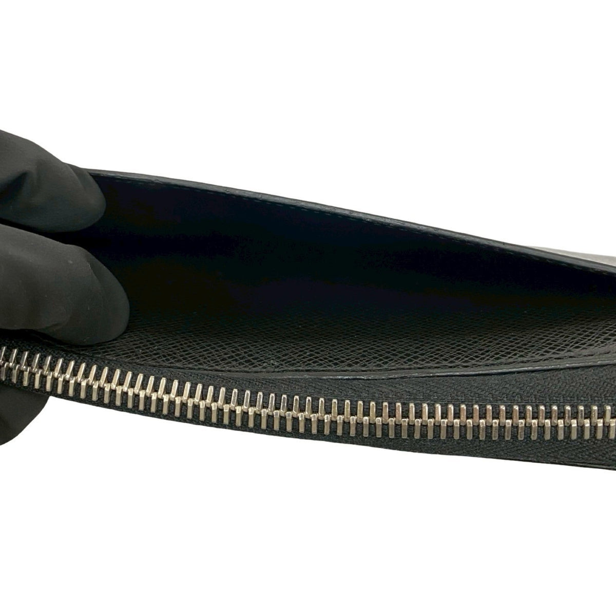 Louis Vuitton Black Leather Long Wallet (Bi-Fold) (Pre-Owned)