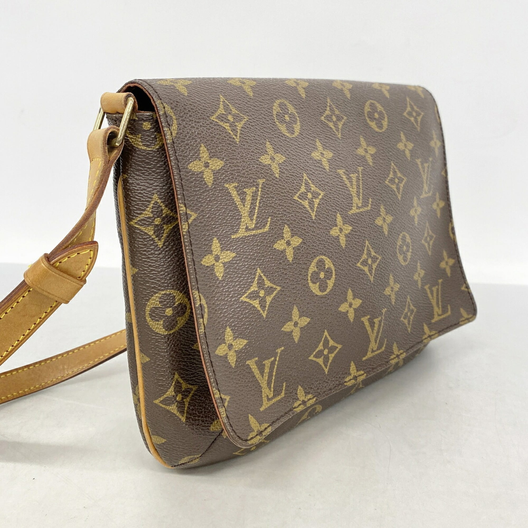 Louis Vuitton Brown Shoulder Bag (Pre-Owned)