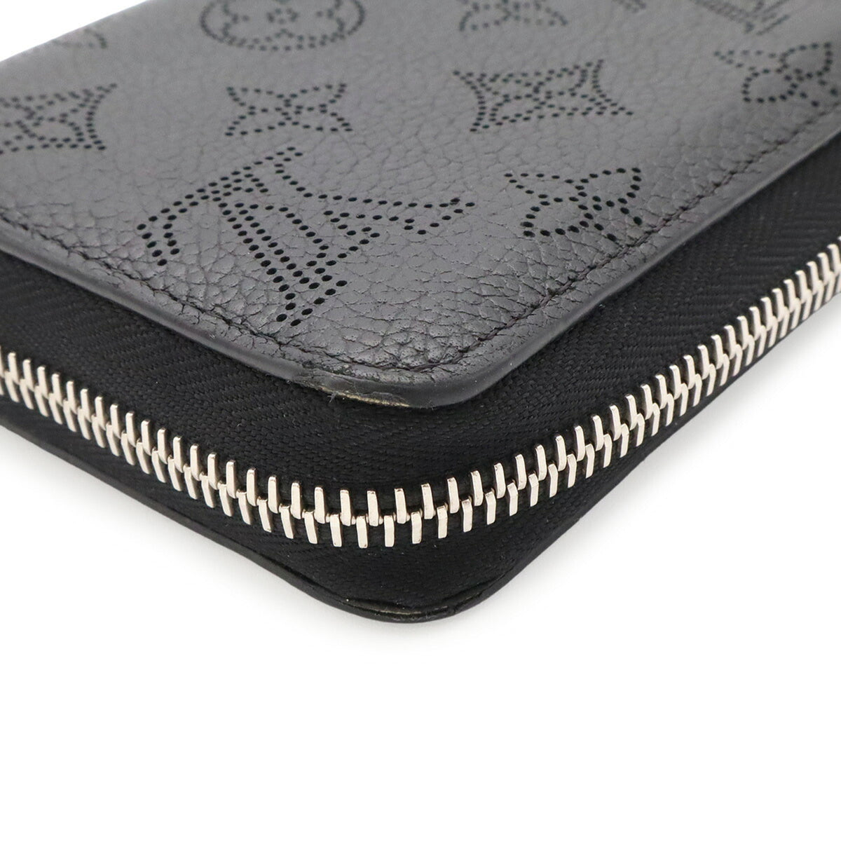 Louis Vuitton Noir Leather Long Wallet (Bi-Fold) (Pre-Owned)