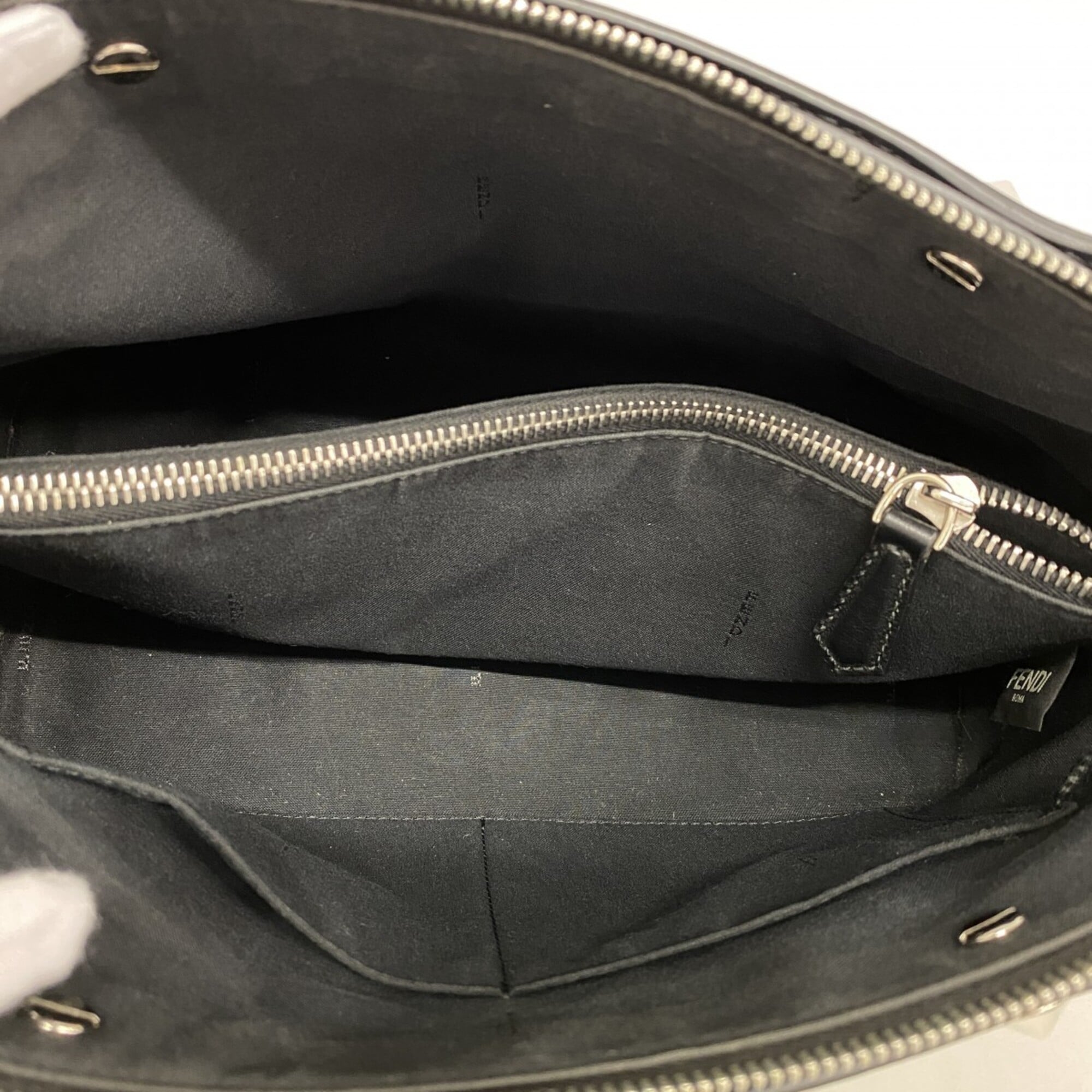 Fendi Black Leather Handbag (Pre-Owned)