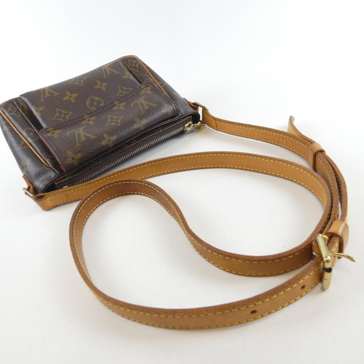 Louis Vuitton Brown Coated Canvas Shoulder Bag (Pre-Owned)
