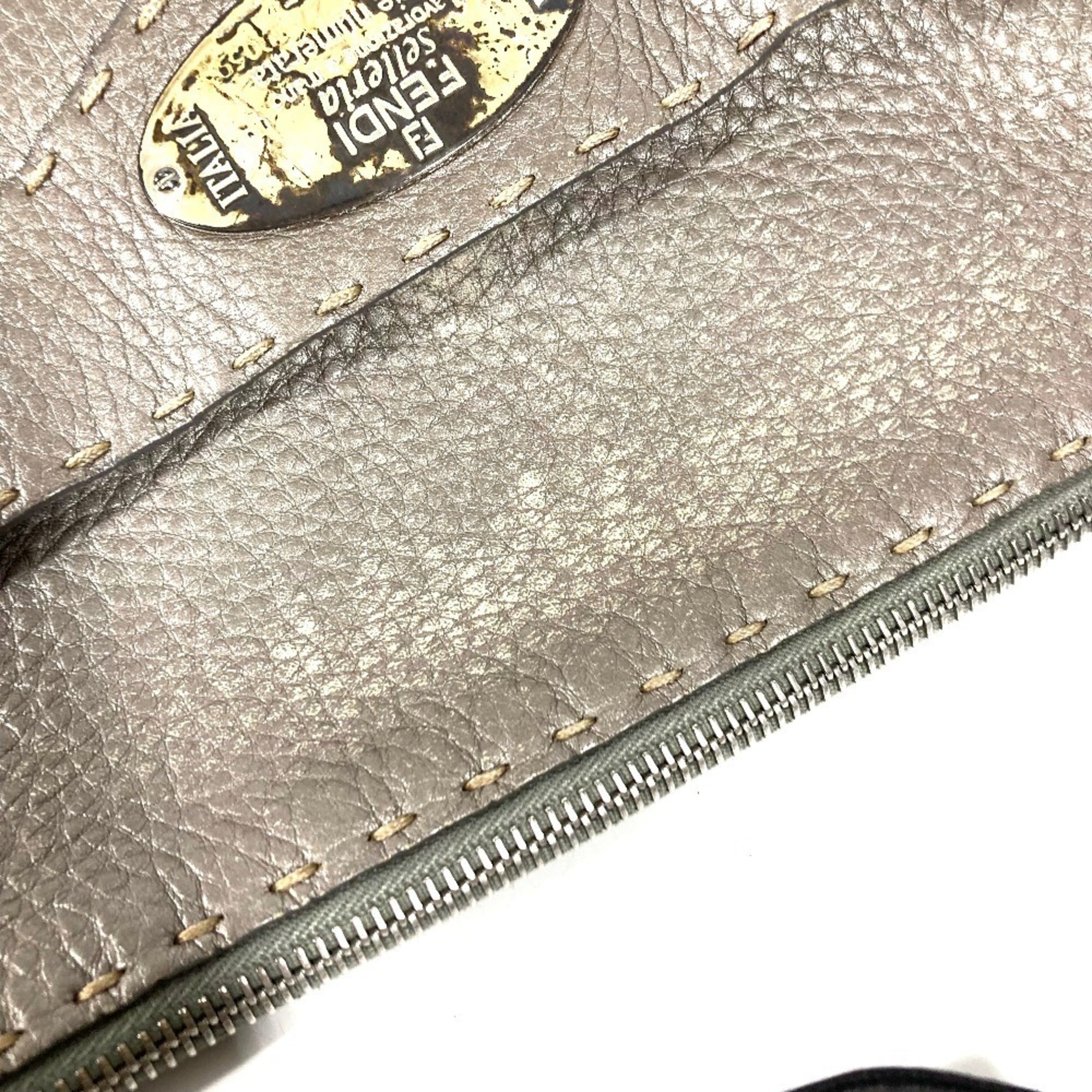 Fendi Gray Silver Gray Leather Shoulder Bag (Pre-Owned)