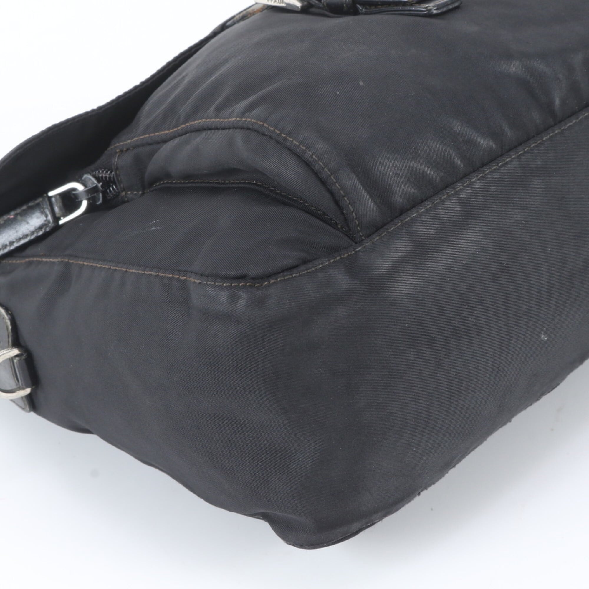 Prada Black Nylon Leather Messenger Bag Shoulder Bag (Pre-Owned)
