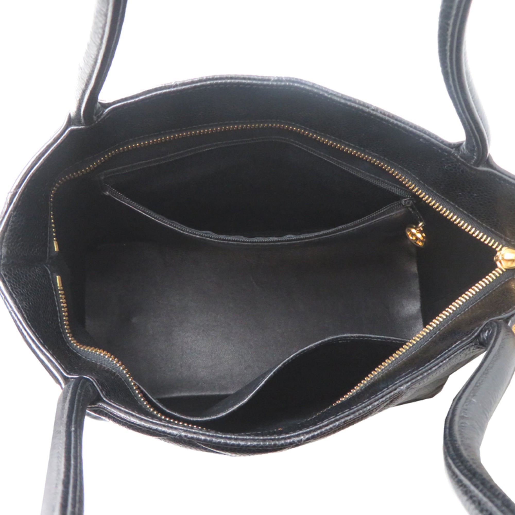 Chanel Black Grained Calfskin Handbag (Pre-Owned)