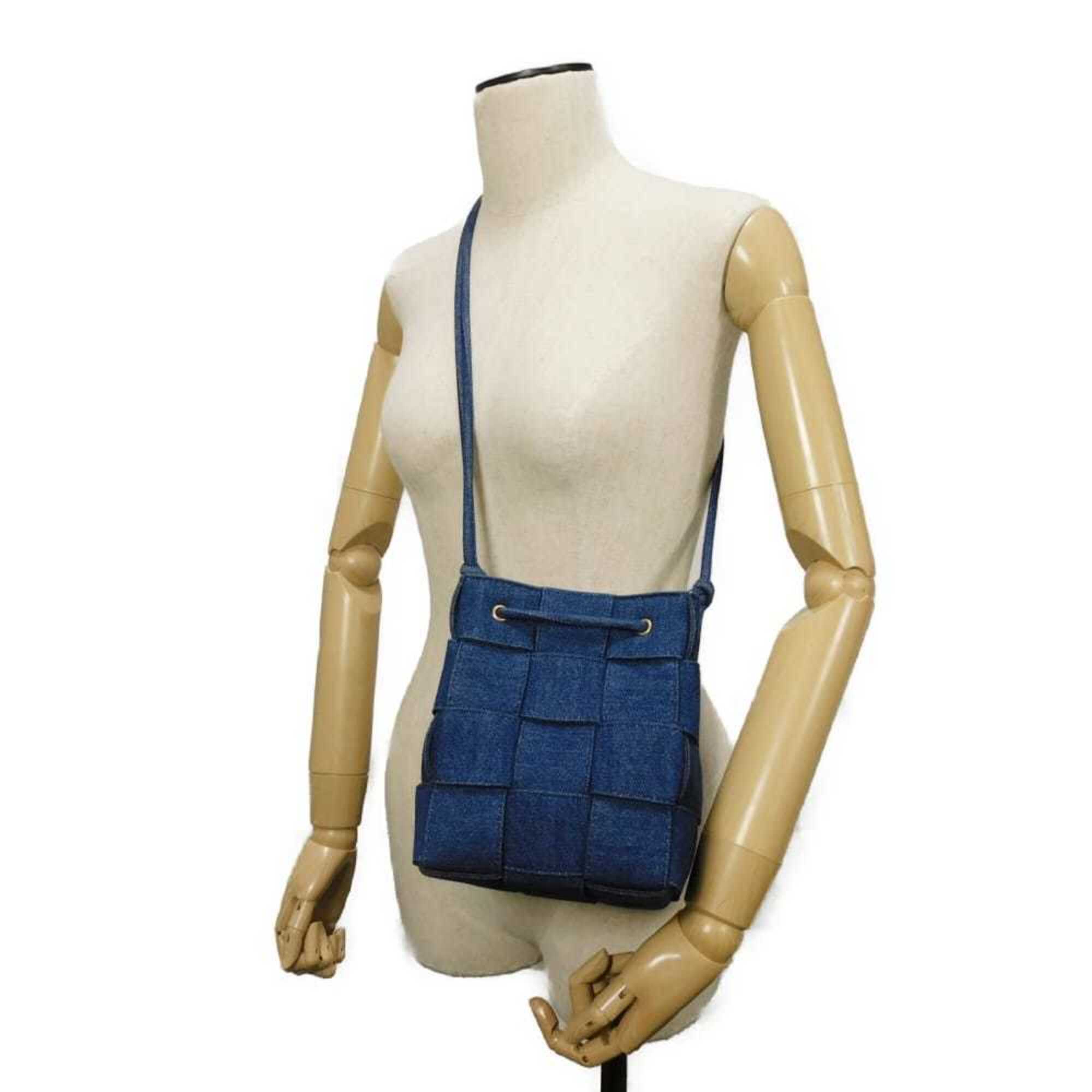 Bottega Veneta Blue Denim Shoulder Bag (Pre-Owned)
