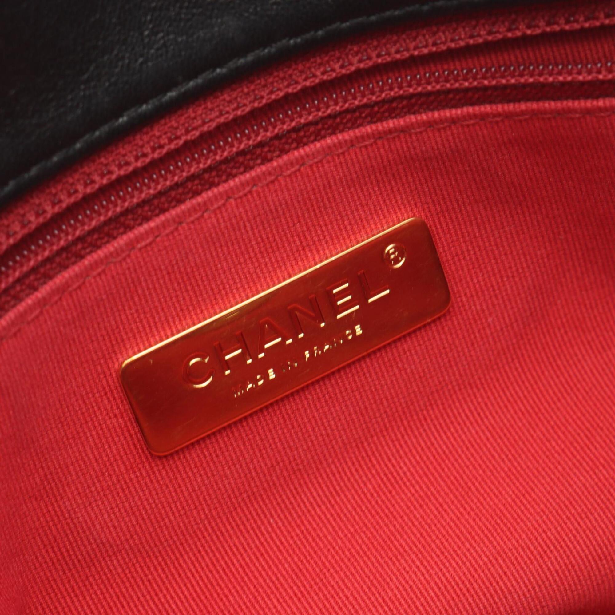 Chanel Black Leather Handbag Shoulder Bag (Pre-Owned)