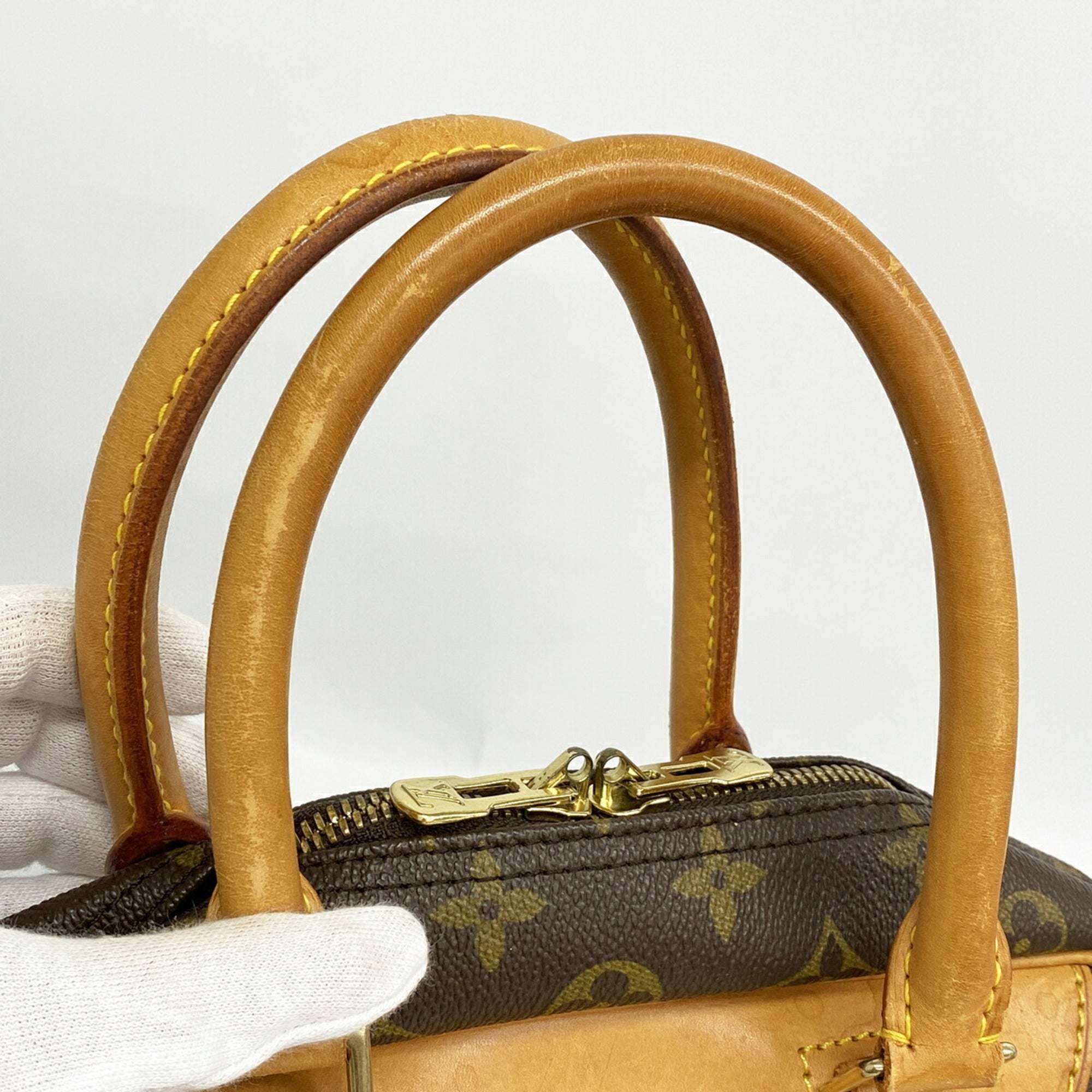 Louis Vuitton Brown Handbag (Pre-Owned)