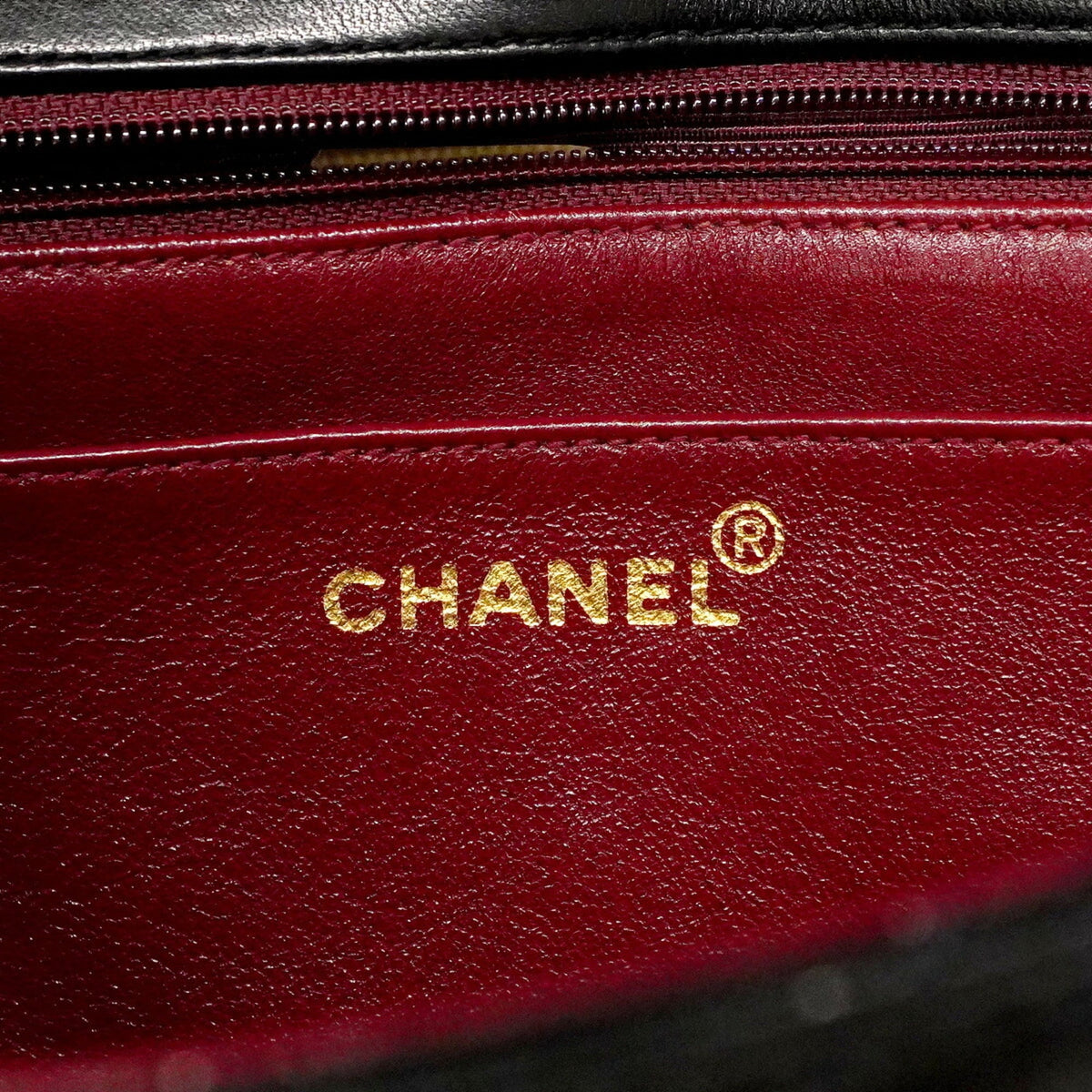 Chanel Black Leather Shoulder Bag (Pre-Owned)