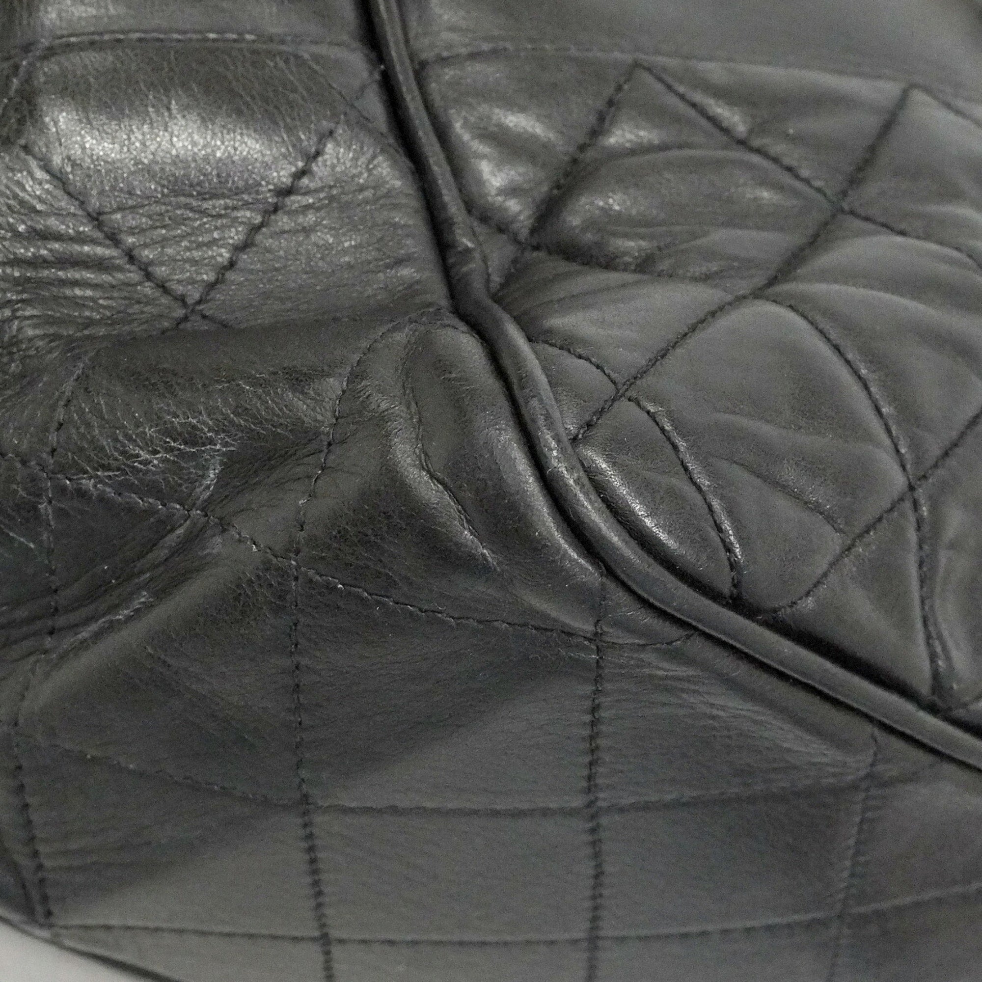Chanel Black Leather Tote Bag (Pre-Owned)