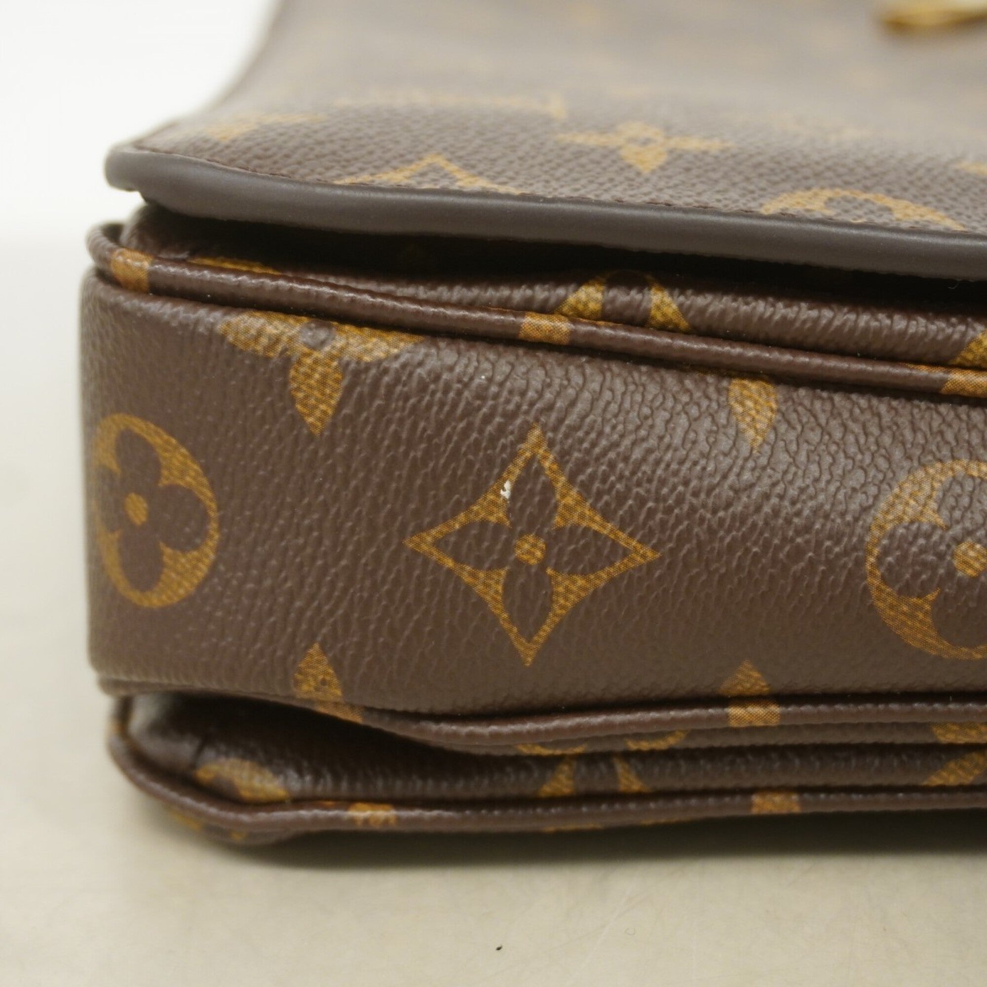Louis Vuitton Brown Handbag (Pre-Owned)