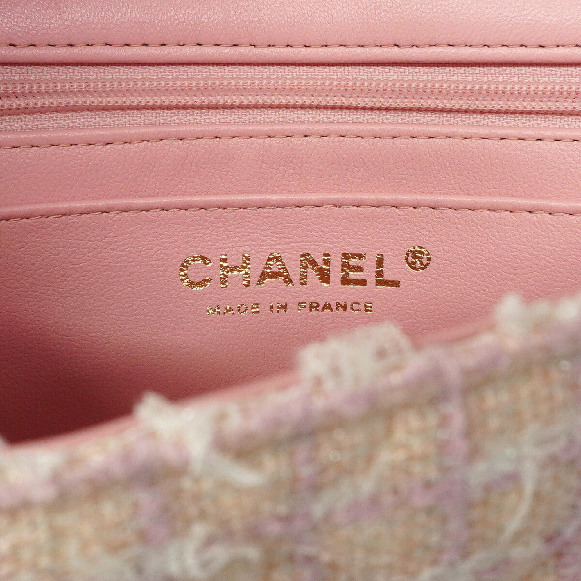 Chanel Pink Tweed Handbag (Pre-Owned)