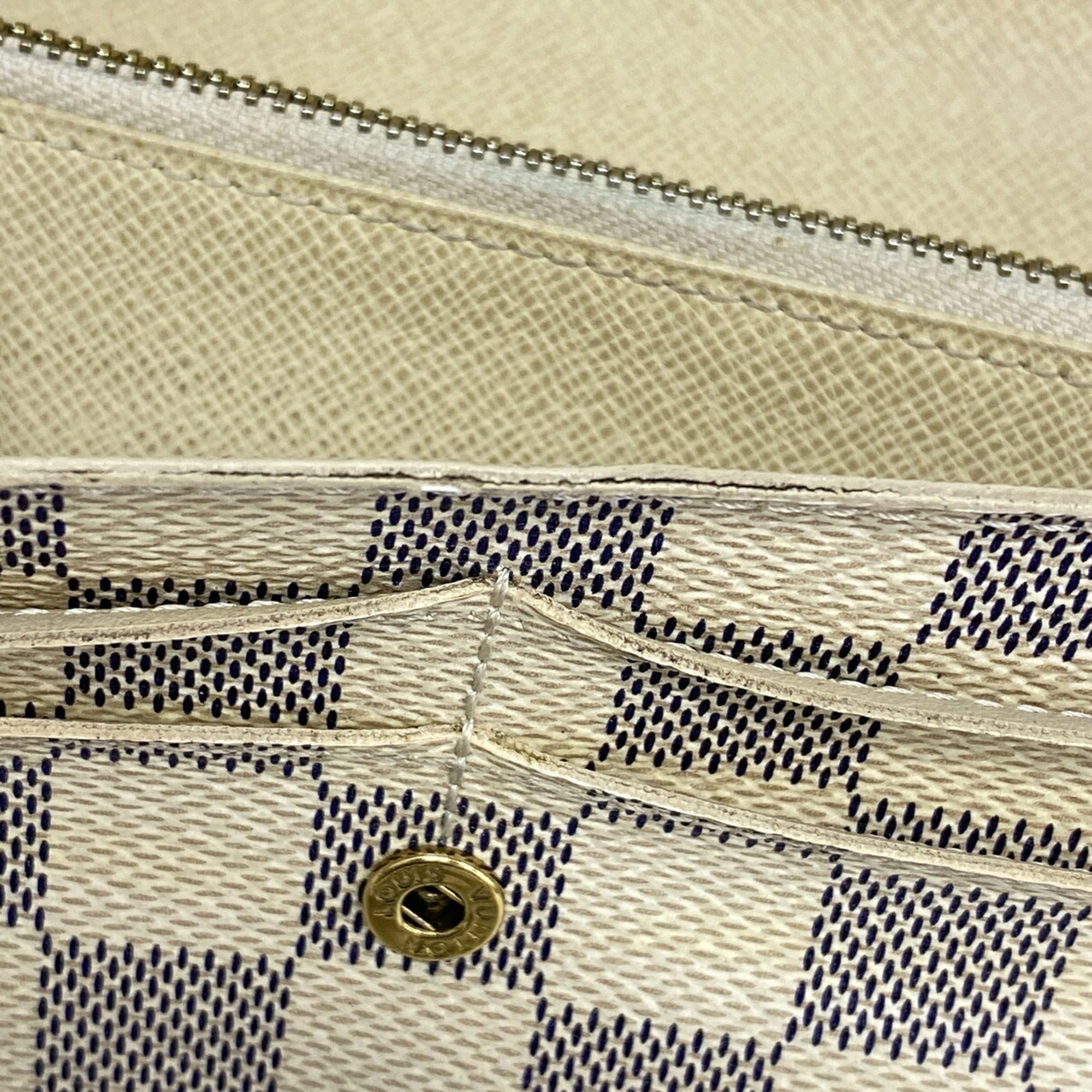 Louis Vuitton White Long Wallet (Bi-Fold) (Pre-Owned)