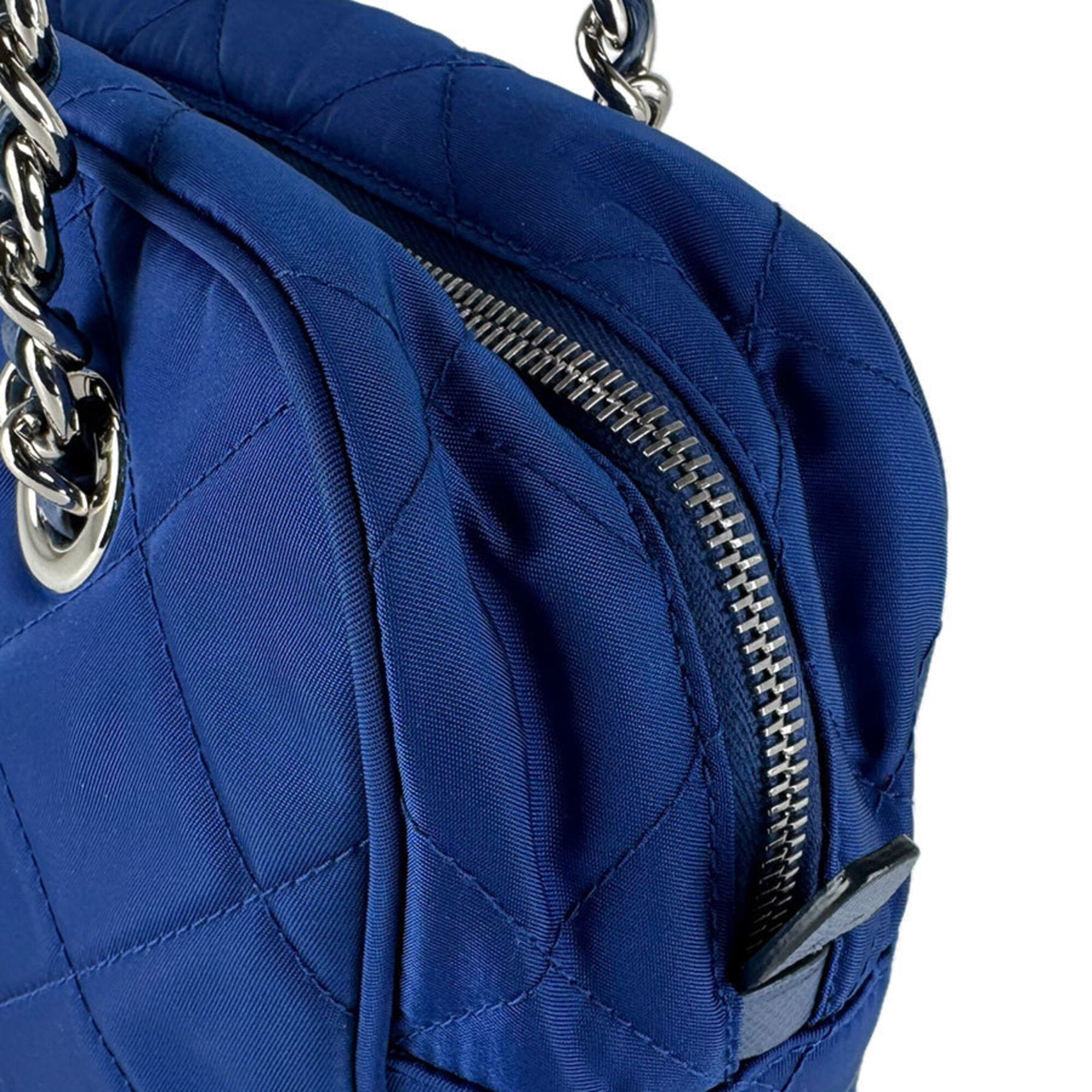 Prada Dark Blue Nylon Shoulder Bag (Pre-Owned)