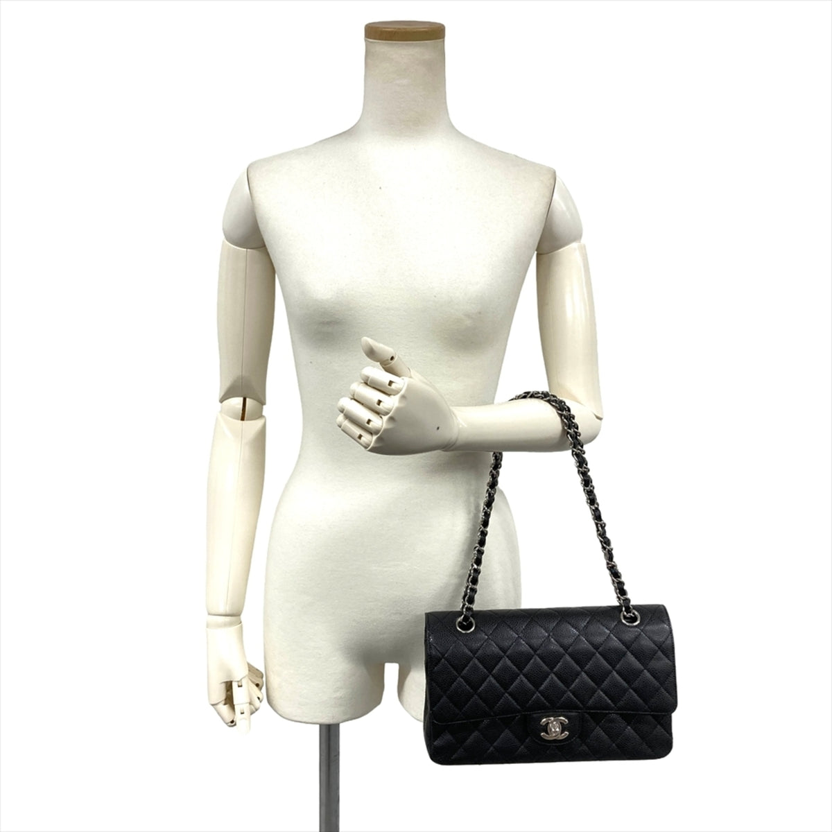 Chanel Matelasse Black Grained Calfskin Shoulder Bag (Pre-Owned)