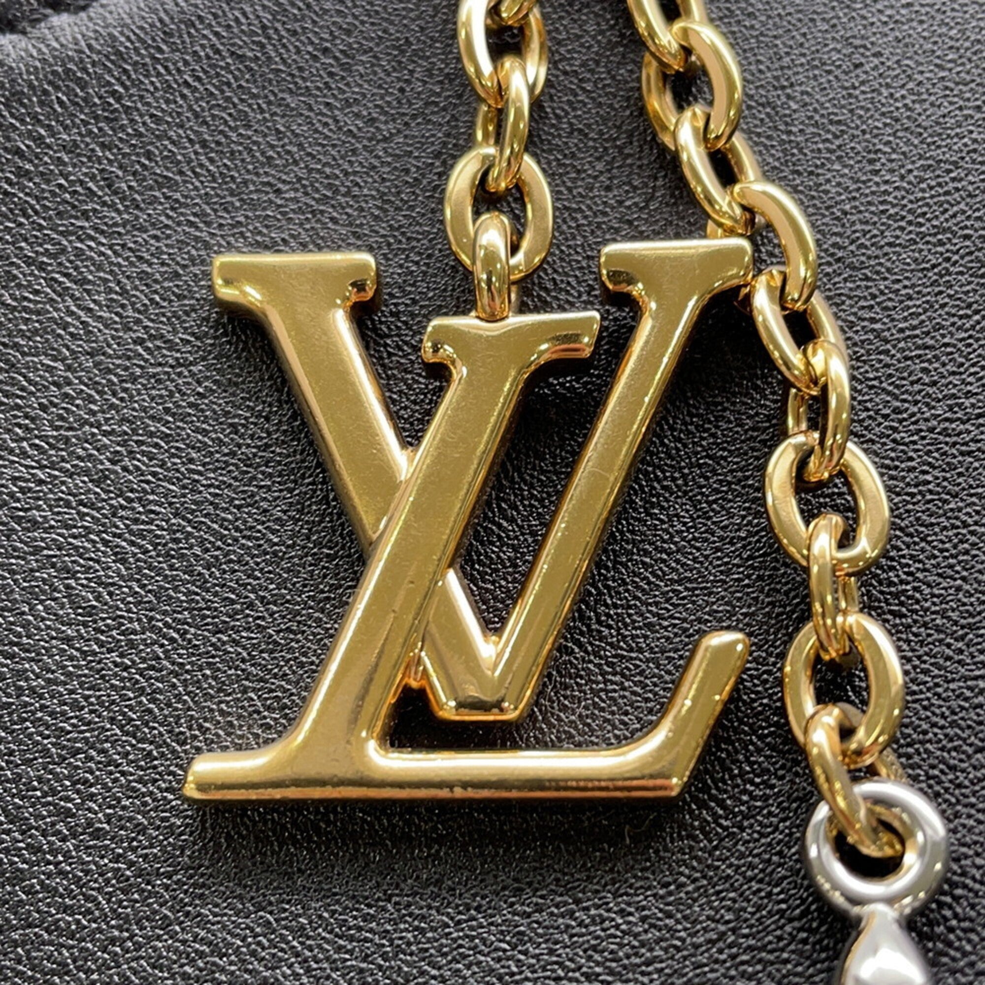 Louis Vuitton Noir Leather Pochette Shoulder Bag (Pre-Owned)