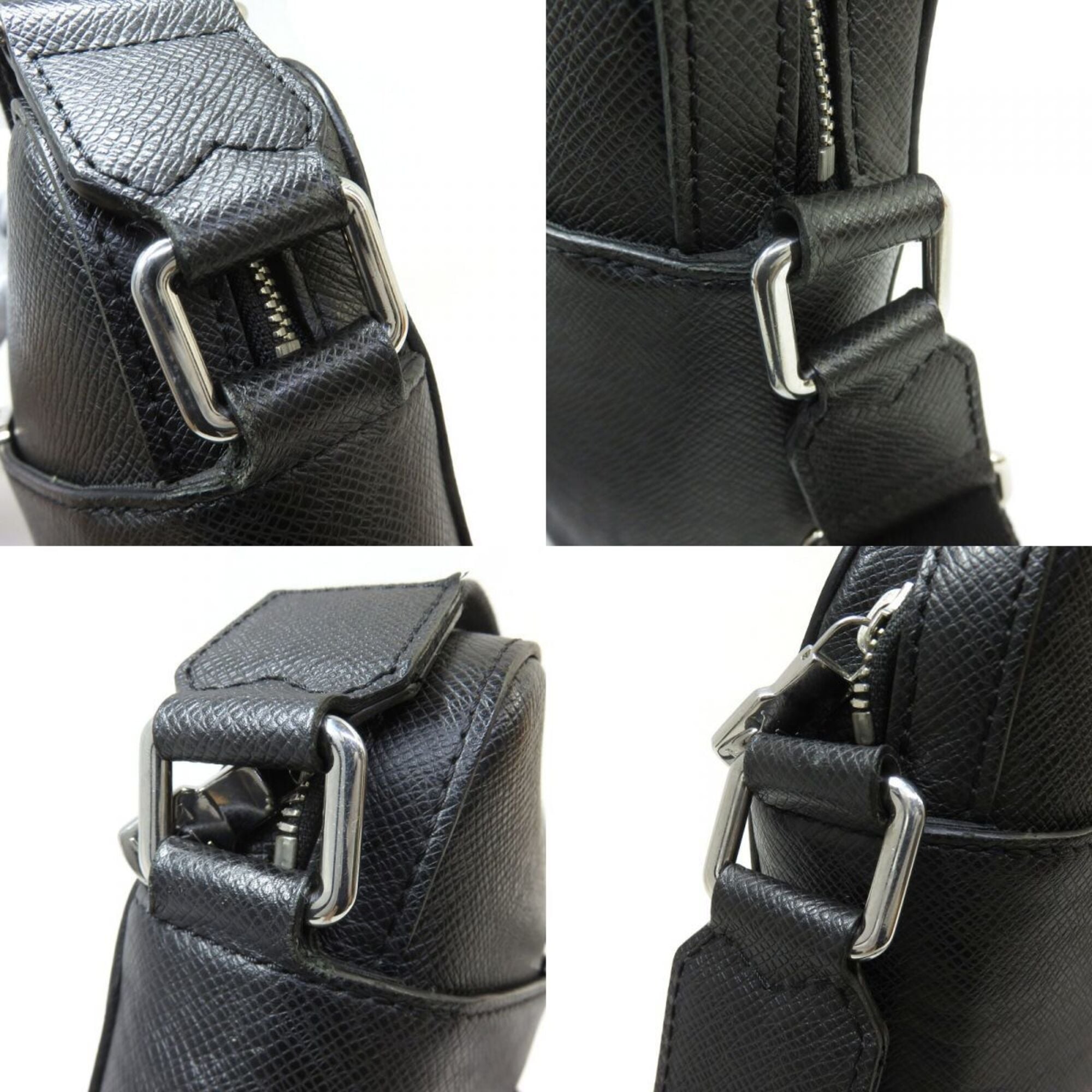 Louis Vuitton Noir Taiga Leather Pochette Shoulder Bag (Pre-Owned)
