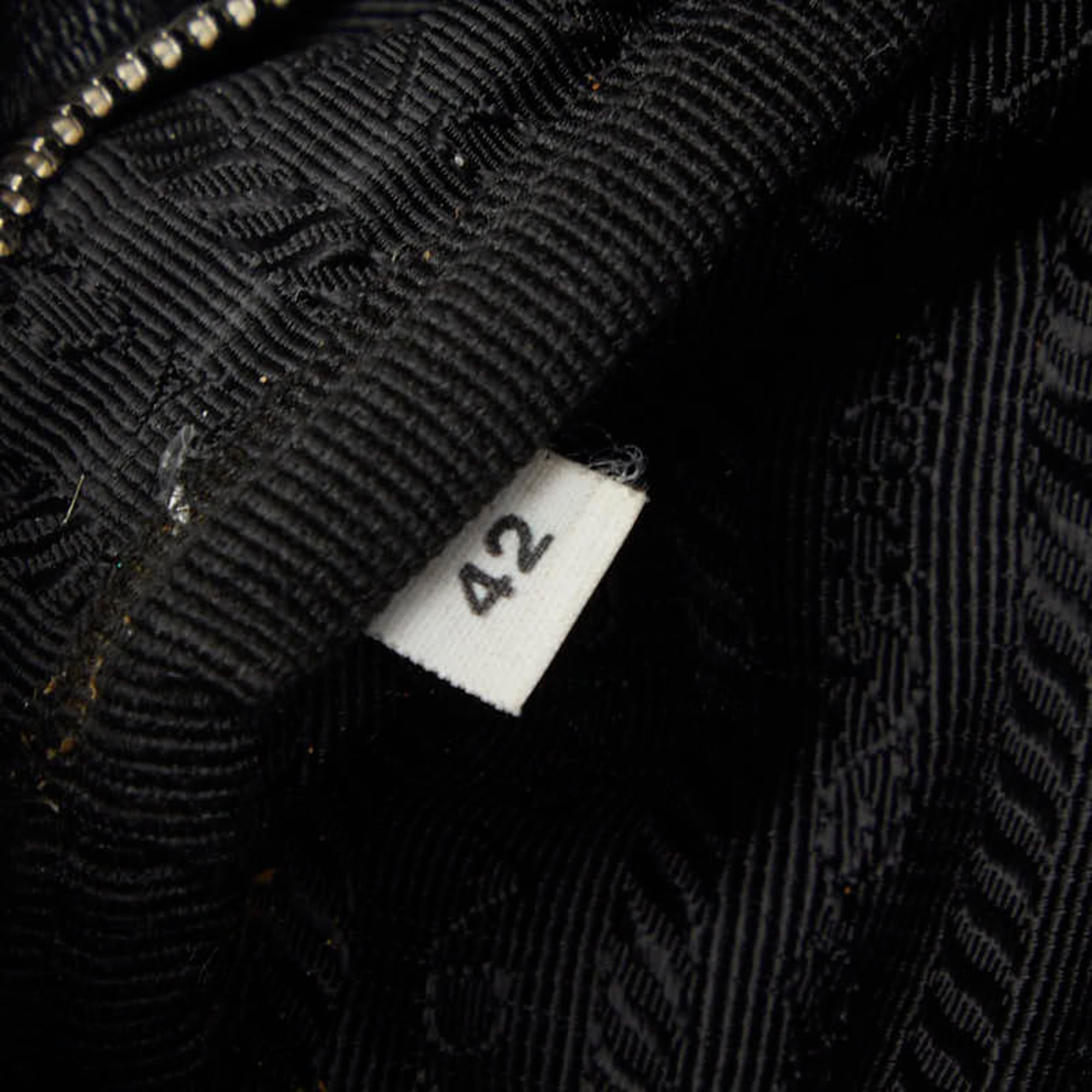 Prada Black Leather Pouch Shoulder Bag (Pre-Owned)