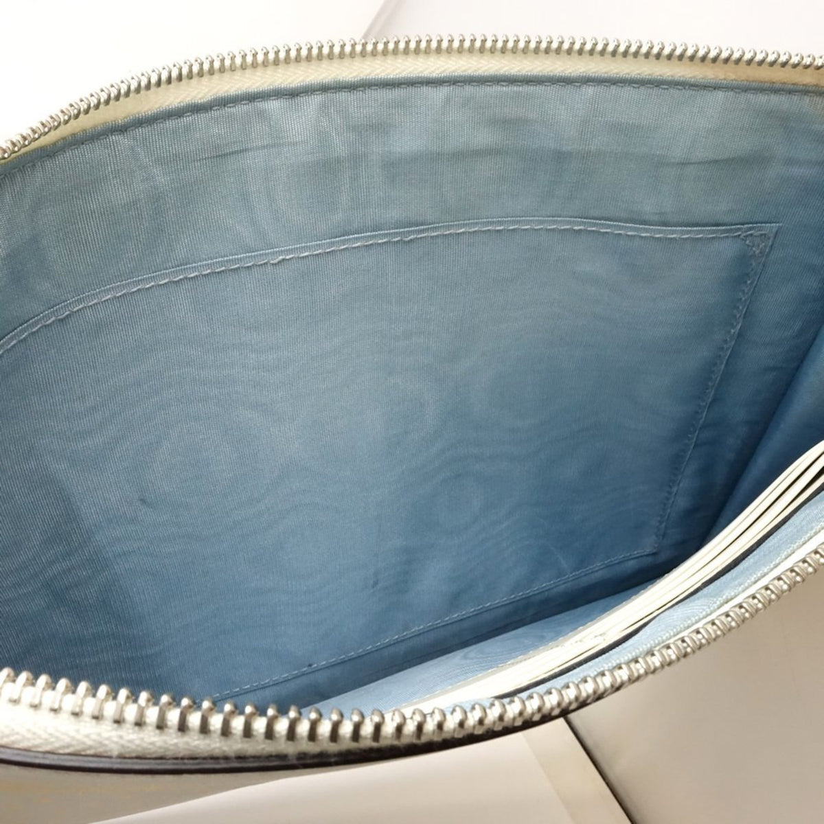 Gucci Ivory Leather Clutch Bag (Pre-Owned)