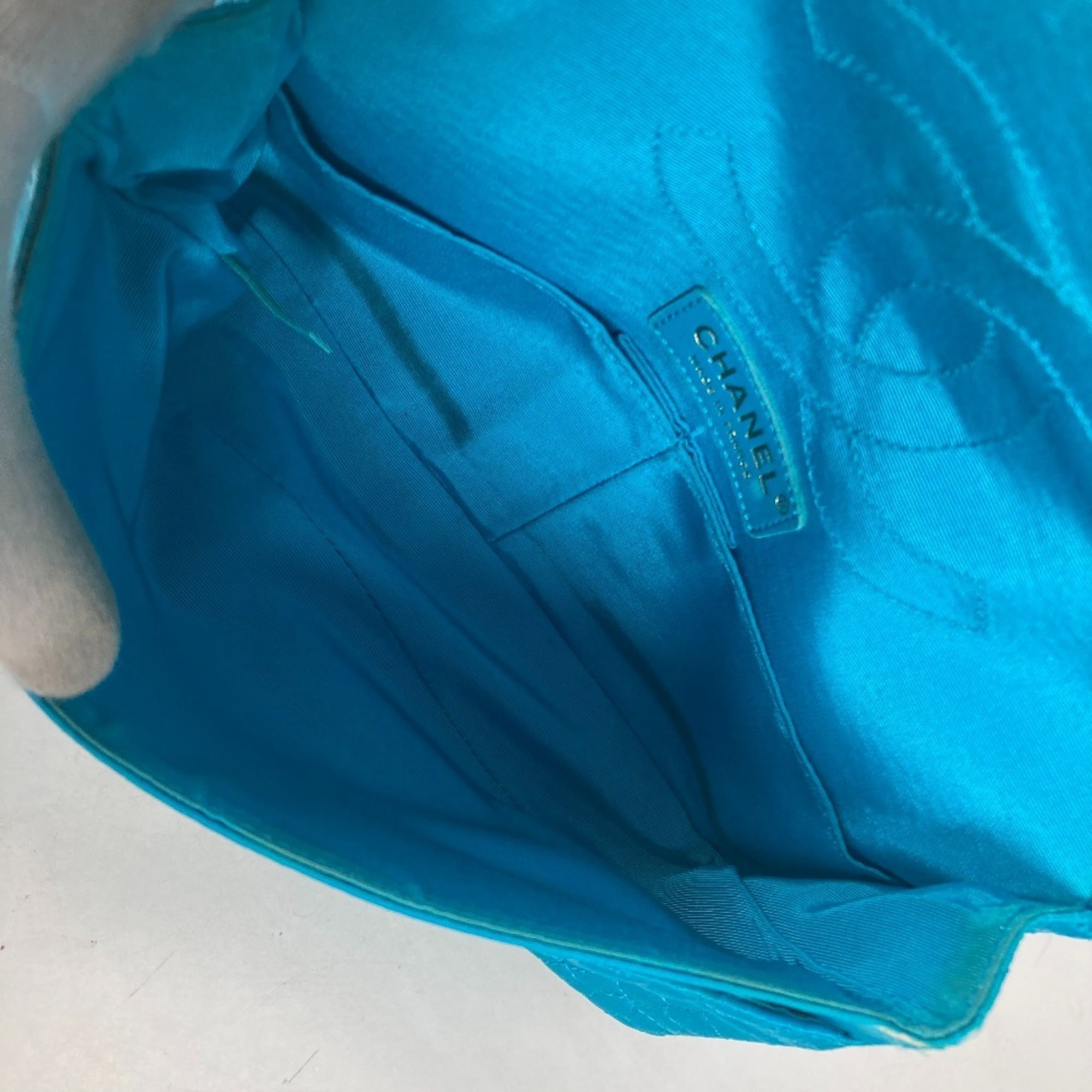 Chanel Blue Nylon Shoulder Bag (Pre-Owned)