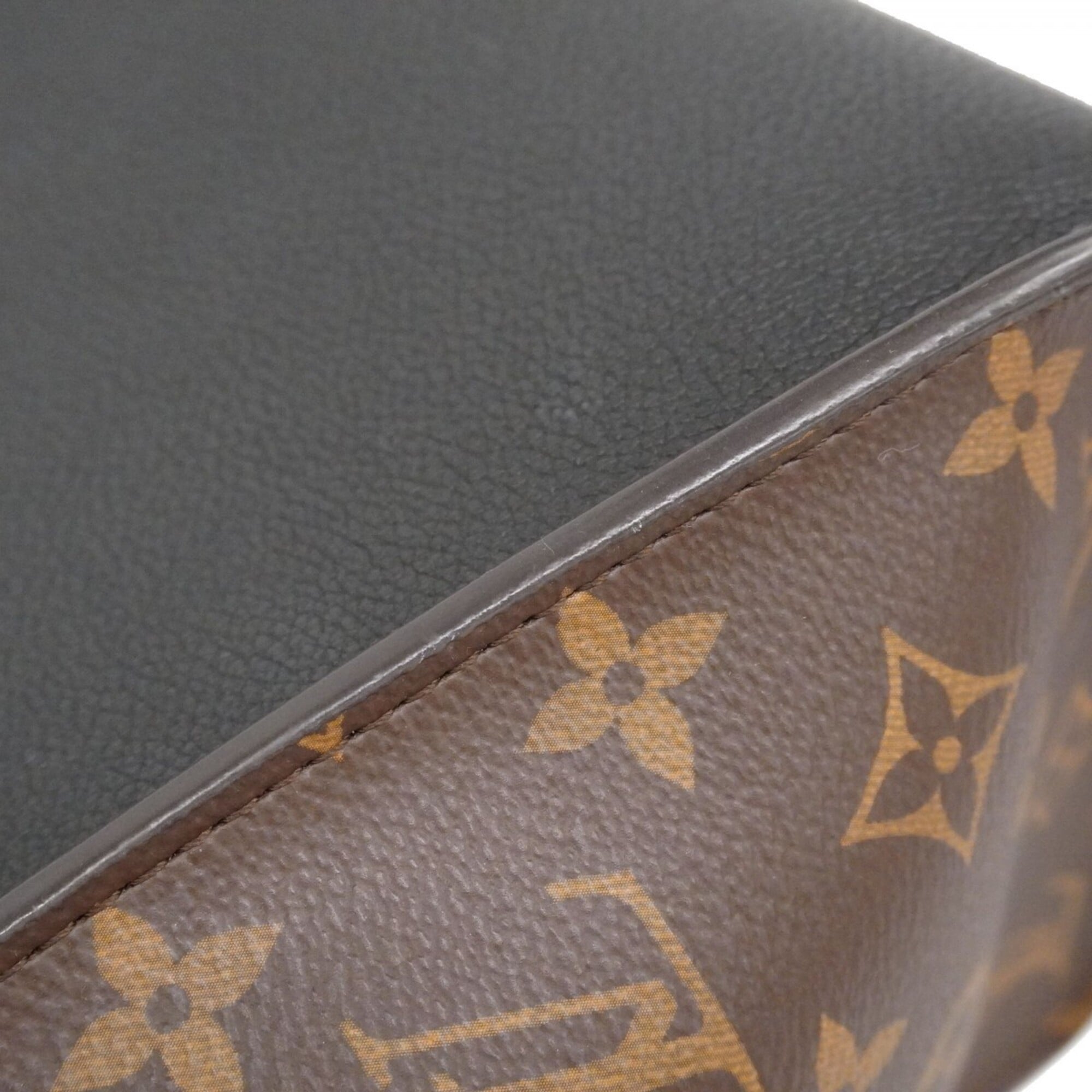 Louis Vuitton Noir Tote Bag (Pre-Owned)