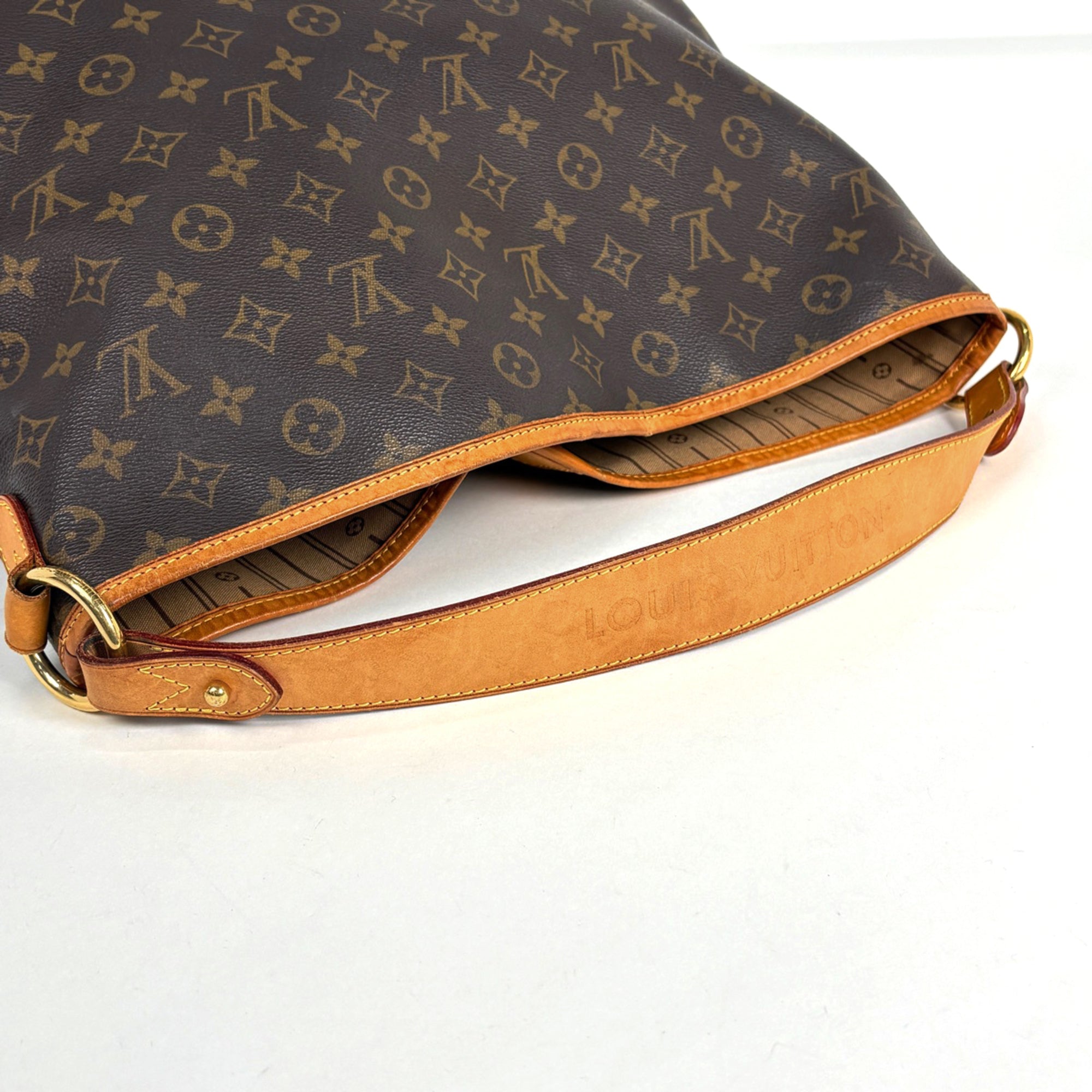 Louis Vuitton Brown Monogram Monogram Shoulder Bag (Pre-Owned)