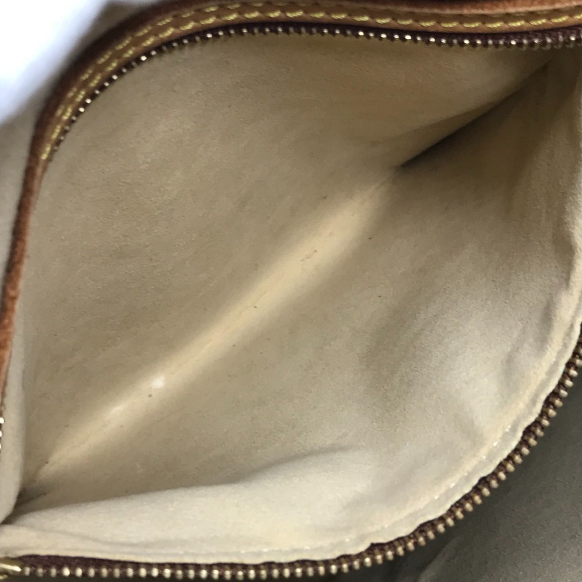 Louis Vuitton Brown Monogram Canvas Handbag Shoulder Bag (Pre-Owned)