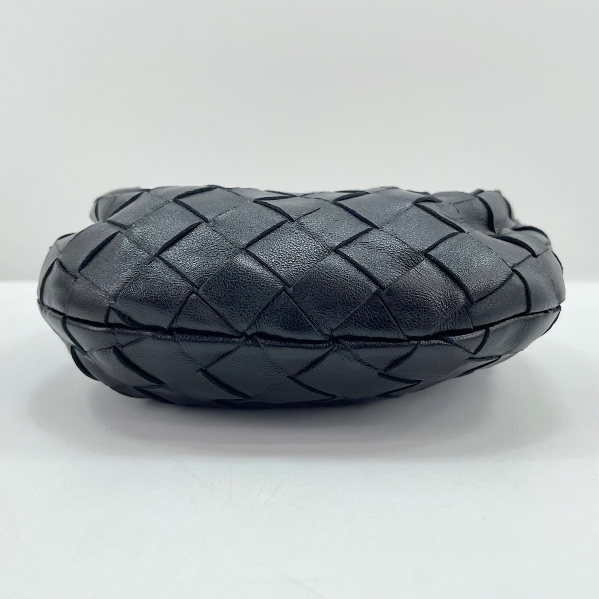 Bottega Veneta Intrecciato Black Intrecciato Handbag (Pre-Owned)