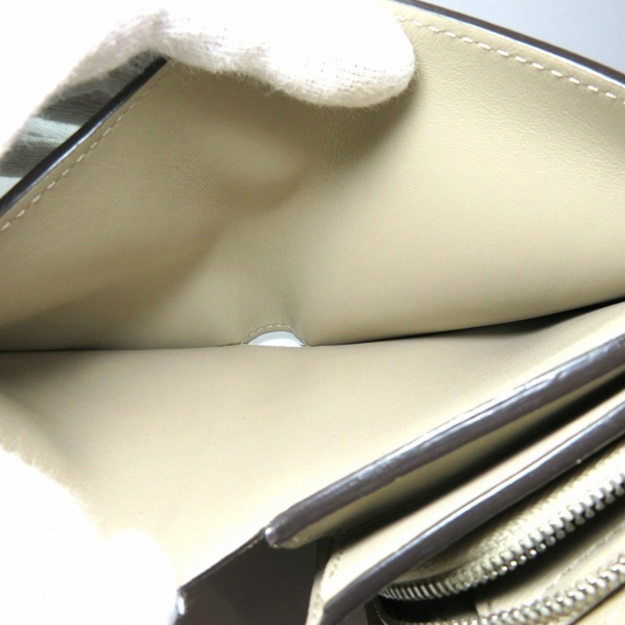 Louis Vuitton Galle Ivory Mahina Leather Leather Middle Wallet (Bi-Fold) (Pre-Owned)