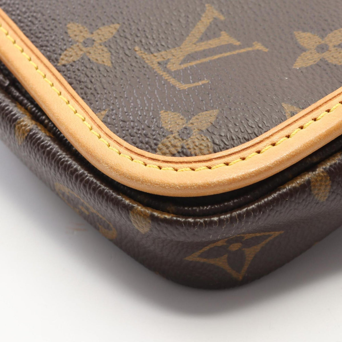 Louis Vuitton Brown Coated Canvas Leather Fanny Pack Handbag (Pre-Owned)